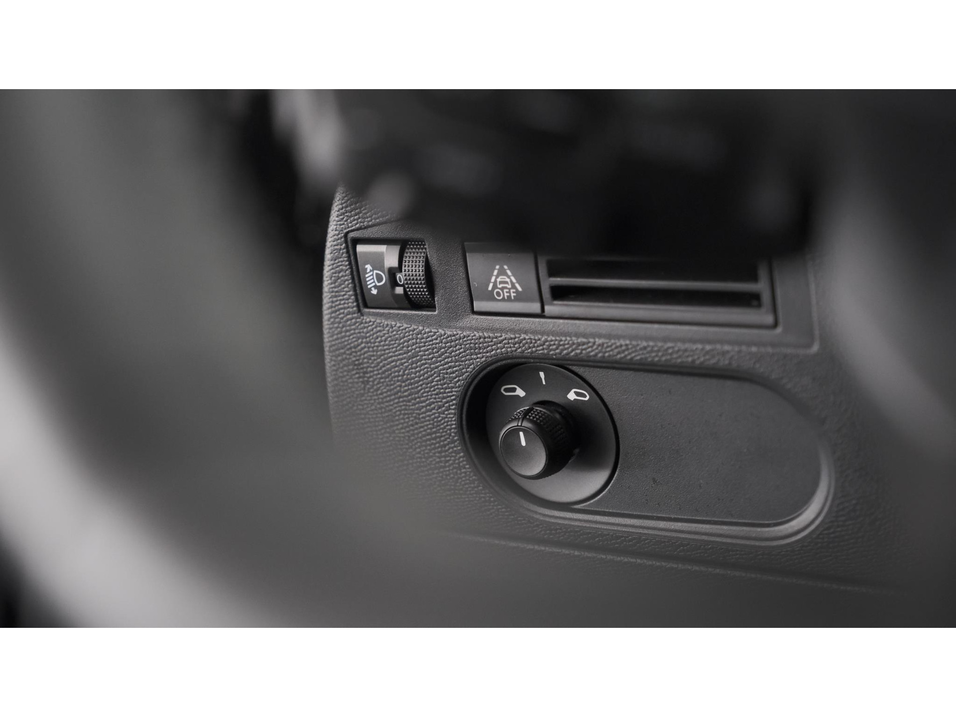 DS 3 Crossback PureTech 100 Montmartre | Parkeersensoren | Apple Carplay | Allseason Banden | Navigatie | Climate Control