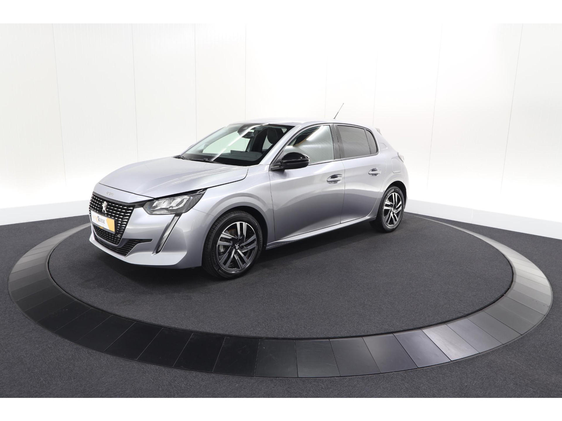 Peugeot 208 PureTech 100 Allure | Navigatie | Parkeersensoren | Apple Carplay