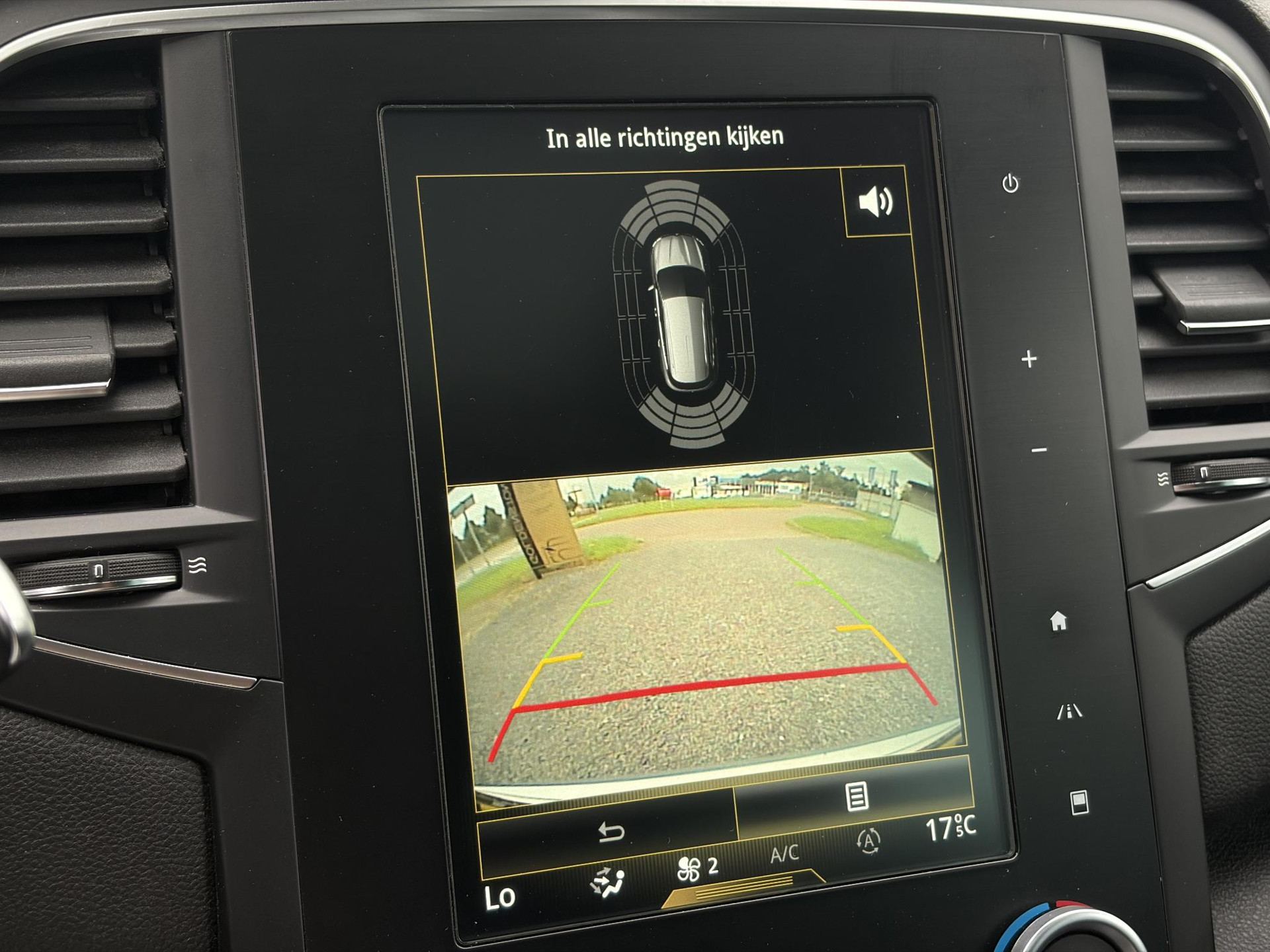Renault Mégane Estate 1.2 TCe Bose ✓2 Eigenaar✓Pano✓Camera✓Net beurt gehad✓Navi✓Keyless✓Clima✓Cruise✓Leder✓131pk✓Pdc V+A✓6 Bak✓Rijstrooksensor✓Dodehoeksensor✓17'' Lm velgen✓N.A.P✓Apk tot 09-2027