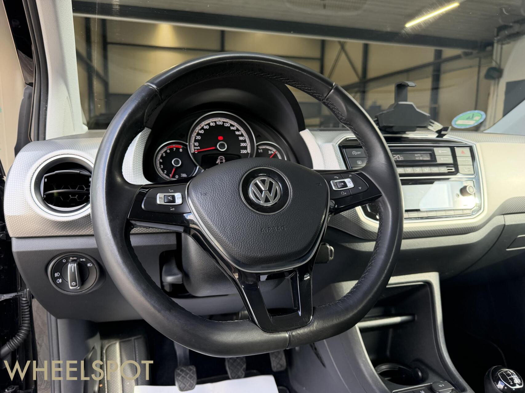 Volkswagen Up! 1.0 BMT high up!|Cruise|Camera|Clima|Stoelver