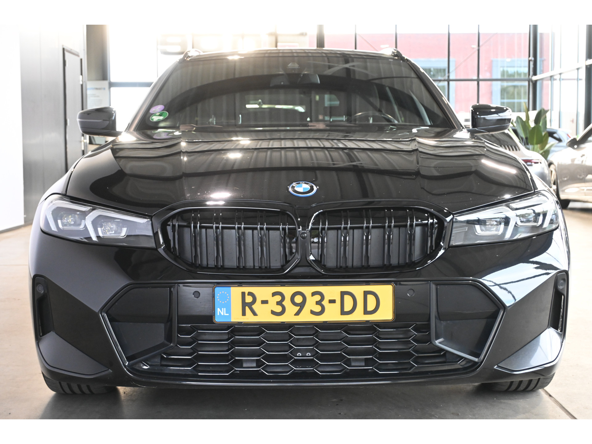 BMW 3-serie Touring 320e M-Sport Clima Cruise CarPlay LED Leder Navigatie 100% Onderhouden! Inruil Mogelijk!