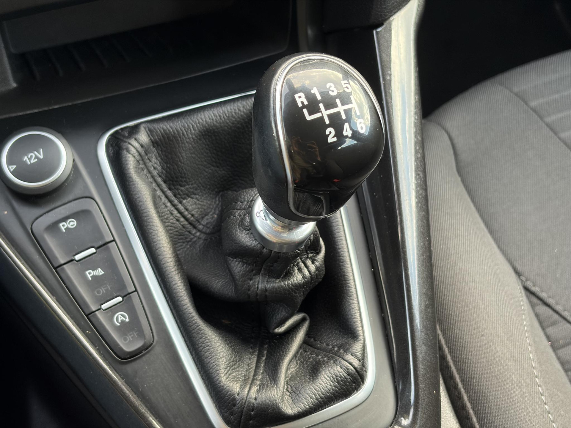 Ford Focus 1.0 Titanium Edition ✓1e Eigenaar✓125pk✓Recent Beurt gehad✓Dealer Onderhouden✓Navi✓6 Bak✓Pdc V+A✓Clima✓Cruise✓Lm velgen✓4 Elekt Ramen✓N.A.P✓Apk tot 03-2027