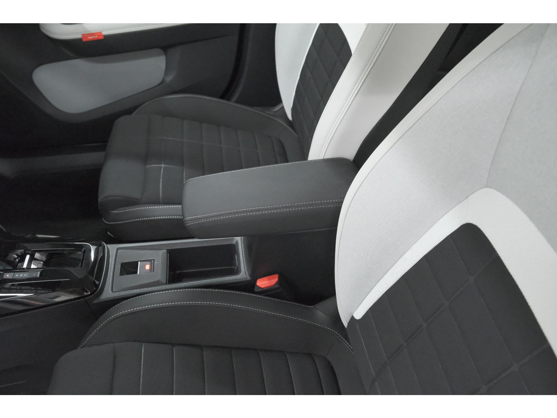 Citroen C3 1.2 Hybrid 110pk Max | Pack Winter | Camera | Navigatie | Parkeersensoren
