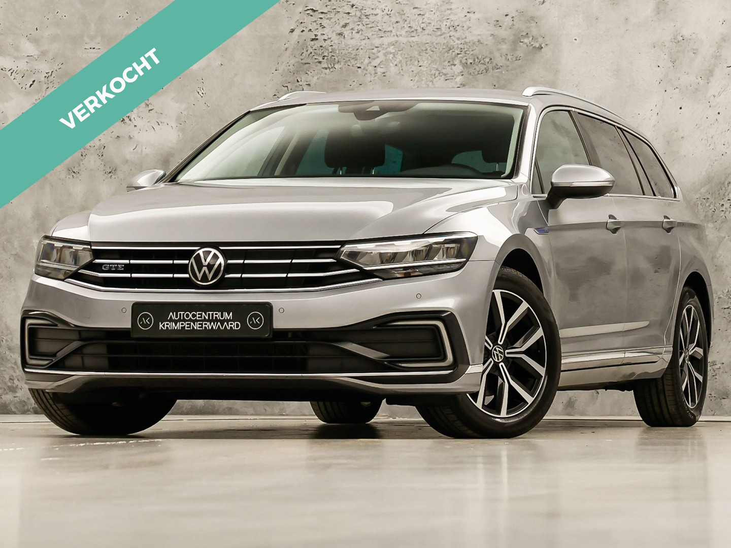 Volkswagen Passat Variant 1.4 TSI PHEV GTE 218Pk Automaat (APPLE CARPLAY, SOH 88,9%, GROOT NAVI, CAMERA, TREKHAAK, KEYLESS, SPORTSTOELEN, STOELVERWARMING, GETINT GLAS, NIEUWSTAAT)