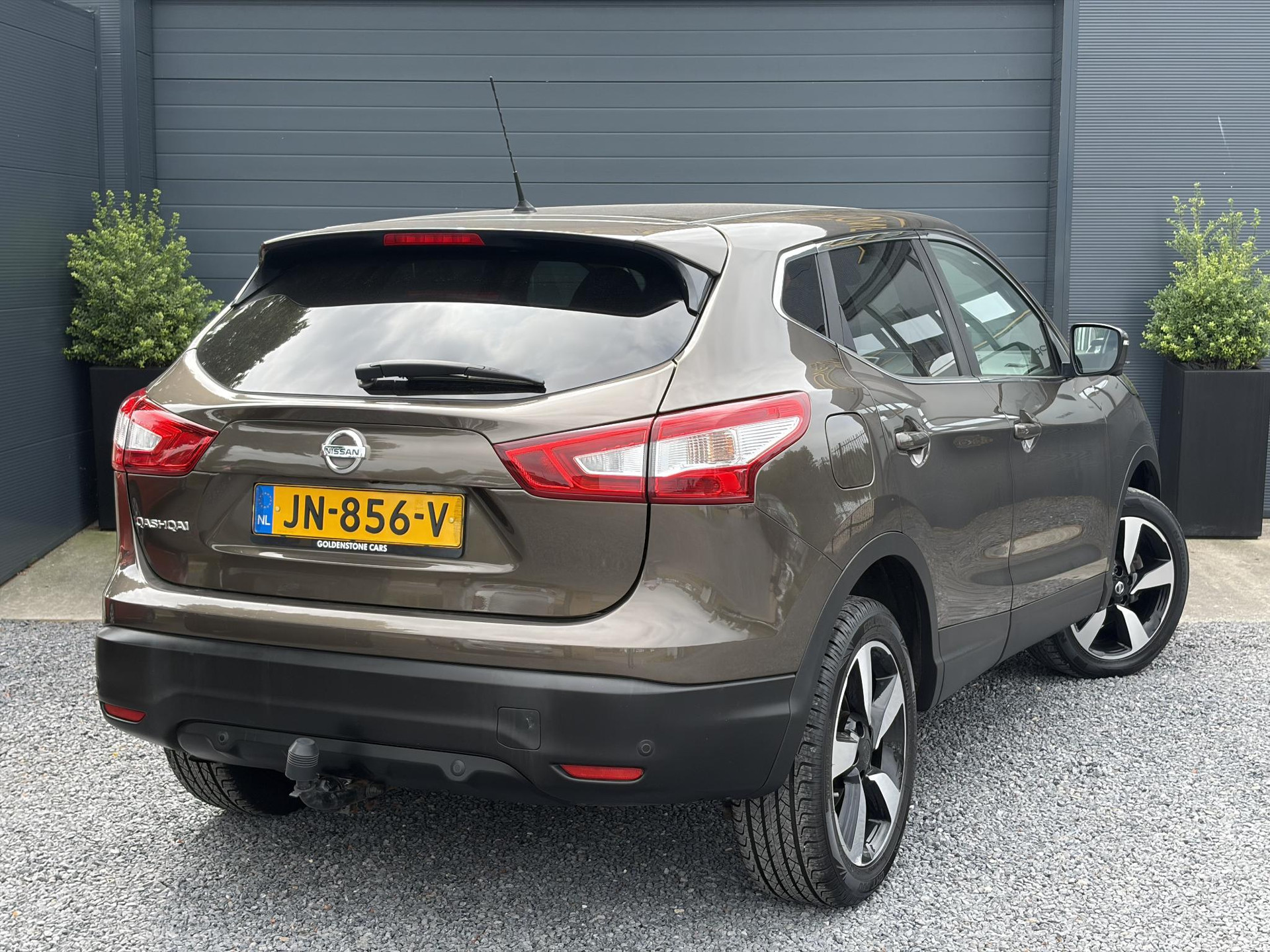 Nissan Qashqai 1.2 N-Connecta 360° Camera,Trekhaak,Navi,Pdc V+A,Keyless,6 Bak,Clima,Cruise,2e Eigenaar,115pk,Lm velgen,Apk tot 09-2027