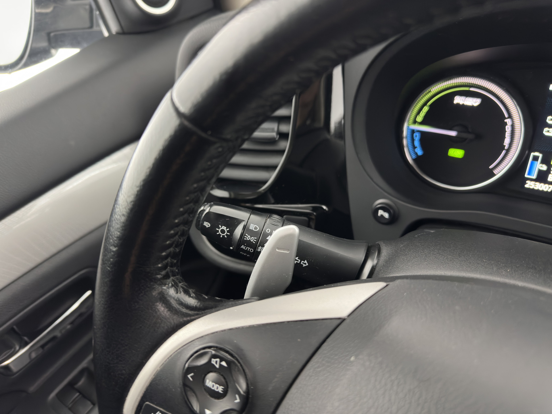 Mitsubishi Outlander 2.0 PHEV Instyle AWD  (Plug-In) (INCL-BTW) Aut *PANO | LEATHER | XENON | NAVI-FULLMAP | KEYLESS | CAMERA | HEATED-COMFORTSEATS | ECC | SHIFT-PADDLES | PDC | CRUISE | PRIVACY-GLASS | DAB | TOWBAR | ROCKFORD-AUDIO |  18"ALU*