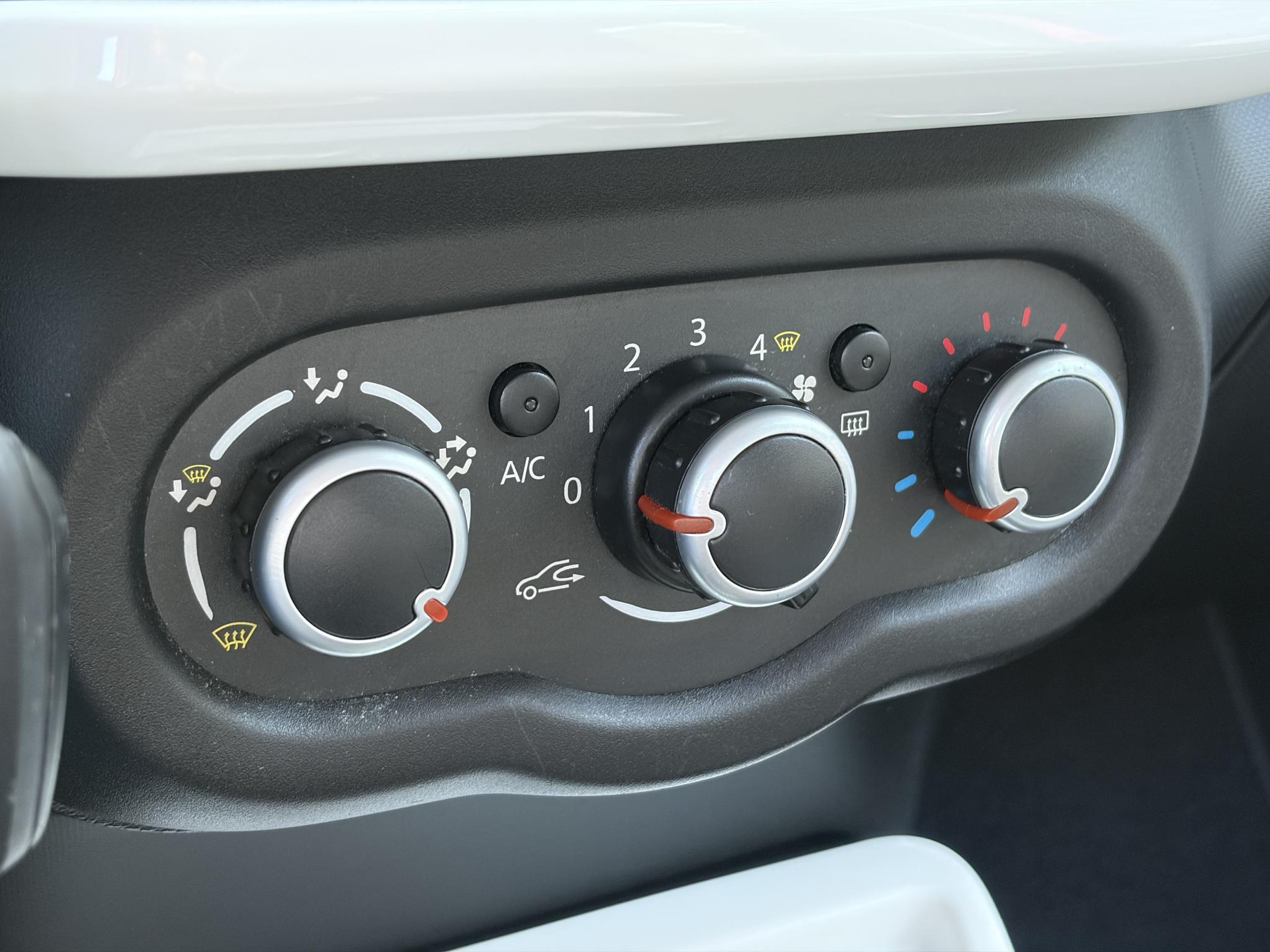 Renault Twingo 1.0 SCe Dynamique Dealer Onderhouden l Airco l Cruise l Recent beurt gehad l Lm velgen l Weinig Km l N.A.P l Apk tot 05-2027