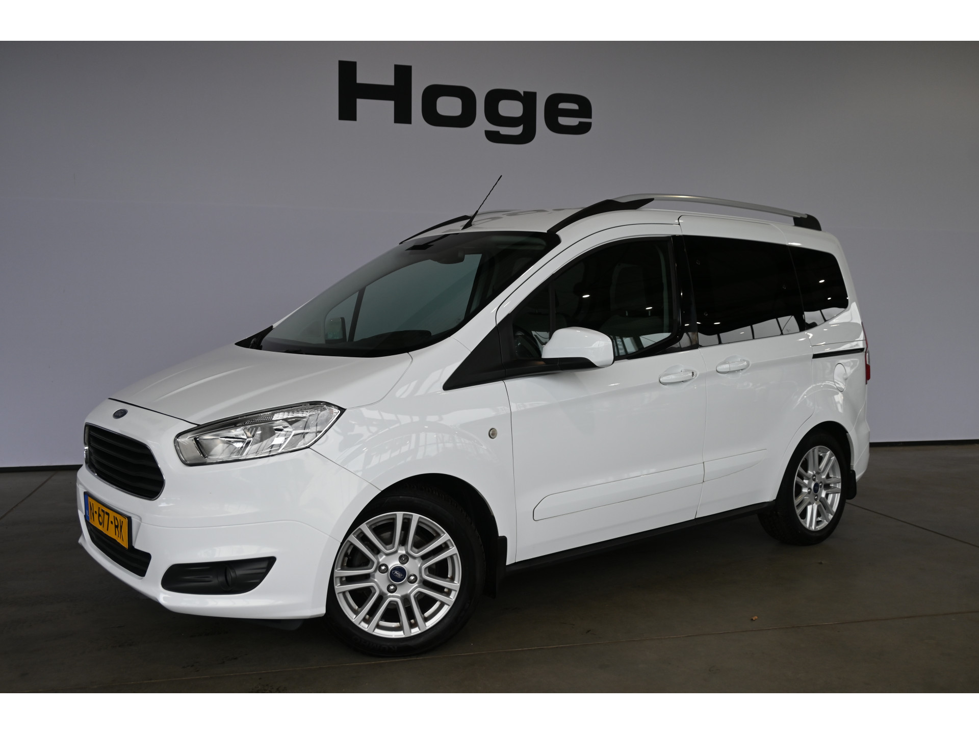 Ford Tourneo Courier 1.0 Titanium Clima Navigatie 2x Schuifdeur Stoelverwarming Cruise Control Rijklaarprijs! Inruil Mogelijk!