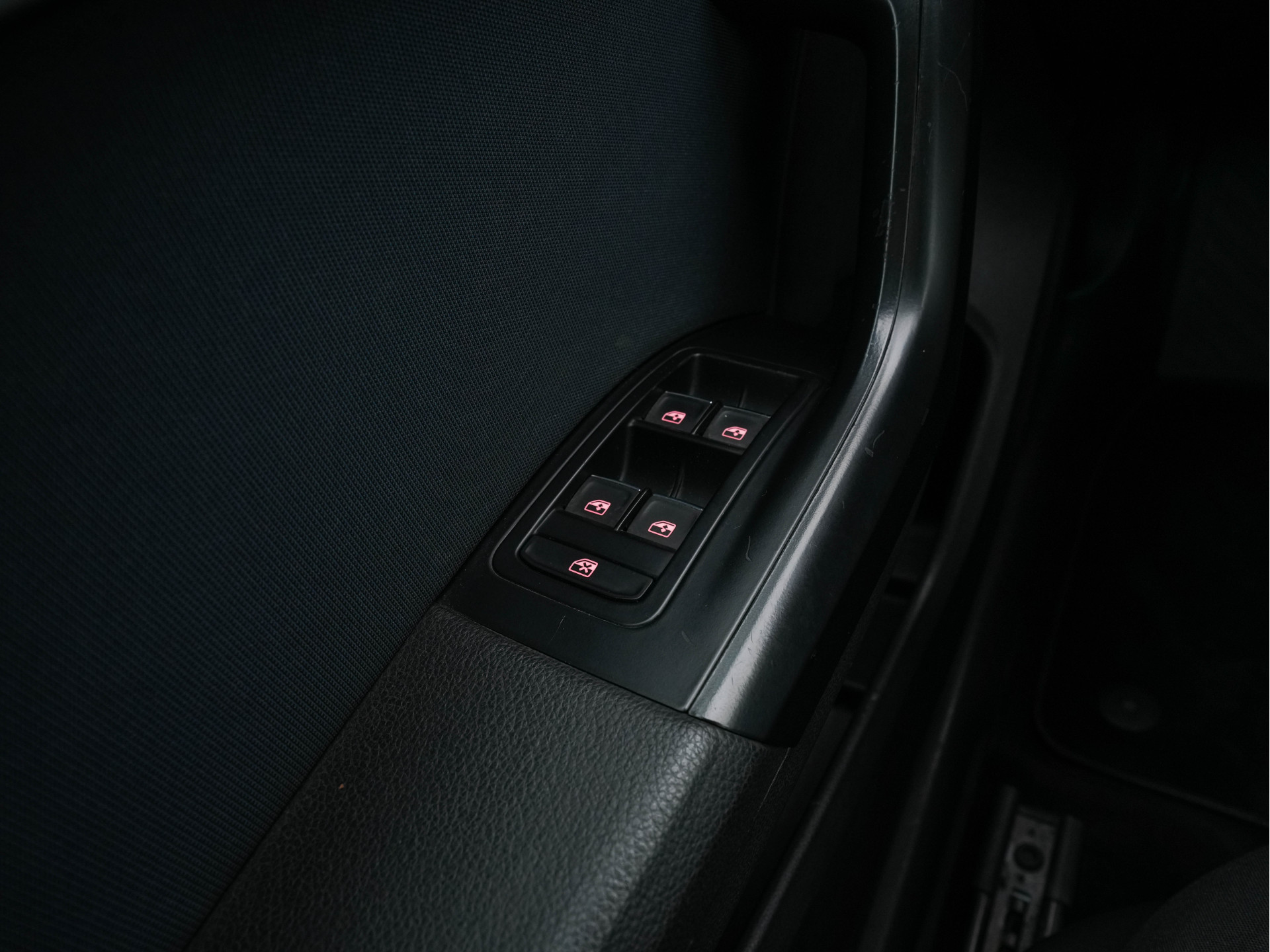 SEAT Ateca 1.0 EcoTSI Style (INCL-BTW) *FULL-LED | NAVI-FULLMAP | CAMERA | DAB+ | COMFORTSEATS |  ECC | PDC | CRUISE | PRIVACY-GLASS | CARPLAY | 17''ALU*