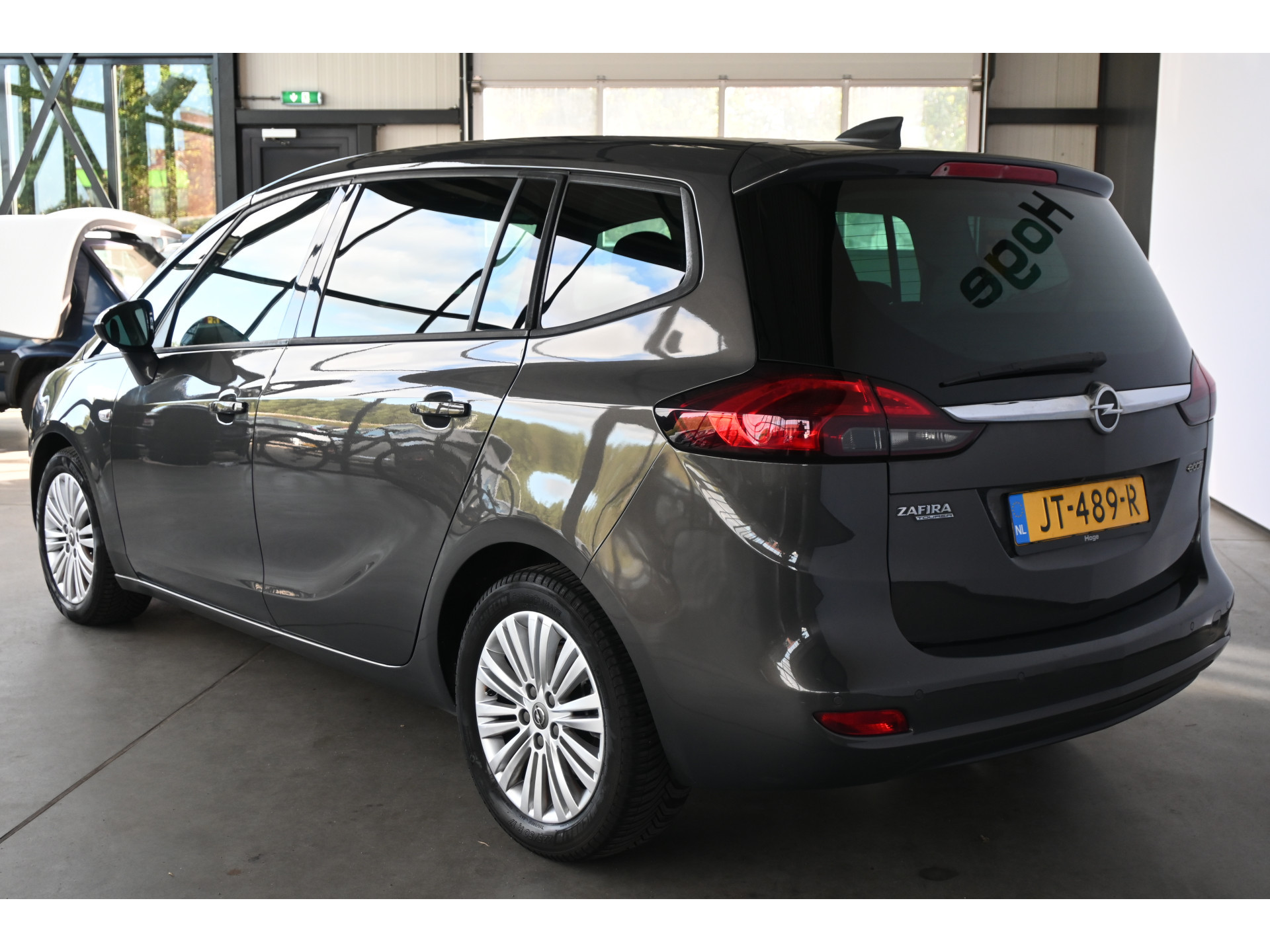 Opel Zafira Tourer 1.4 Edition 7p Clima Cruise control Navigatie PDC Goed Onderhouden! Inruil Mogelijk!