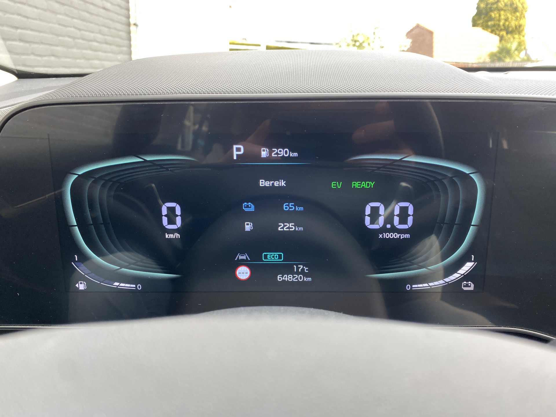 Kia Niro 1.6 GDi PHEV 184 pk DynamicLine AUT. | 1e eigenaar | navigatie | adaptieve cruise | camera | 2 laadkabels | keyless entry