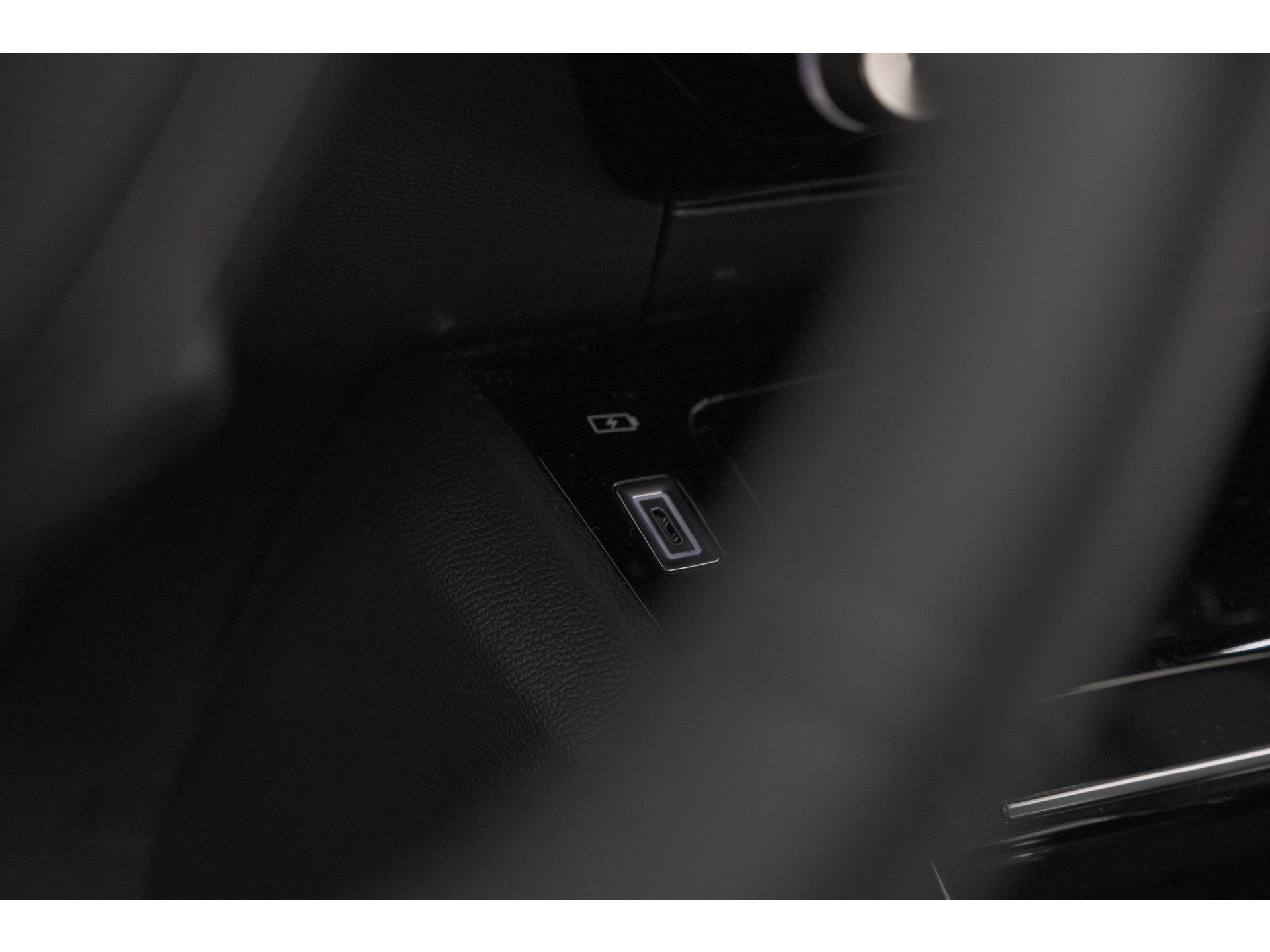 Peugeot 2008 1.2 Hybrid 145 Allure | 360 Camera | Adaptieve Cruise Control | Dodehoekdetectie