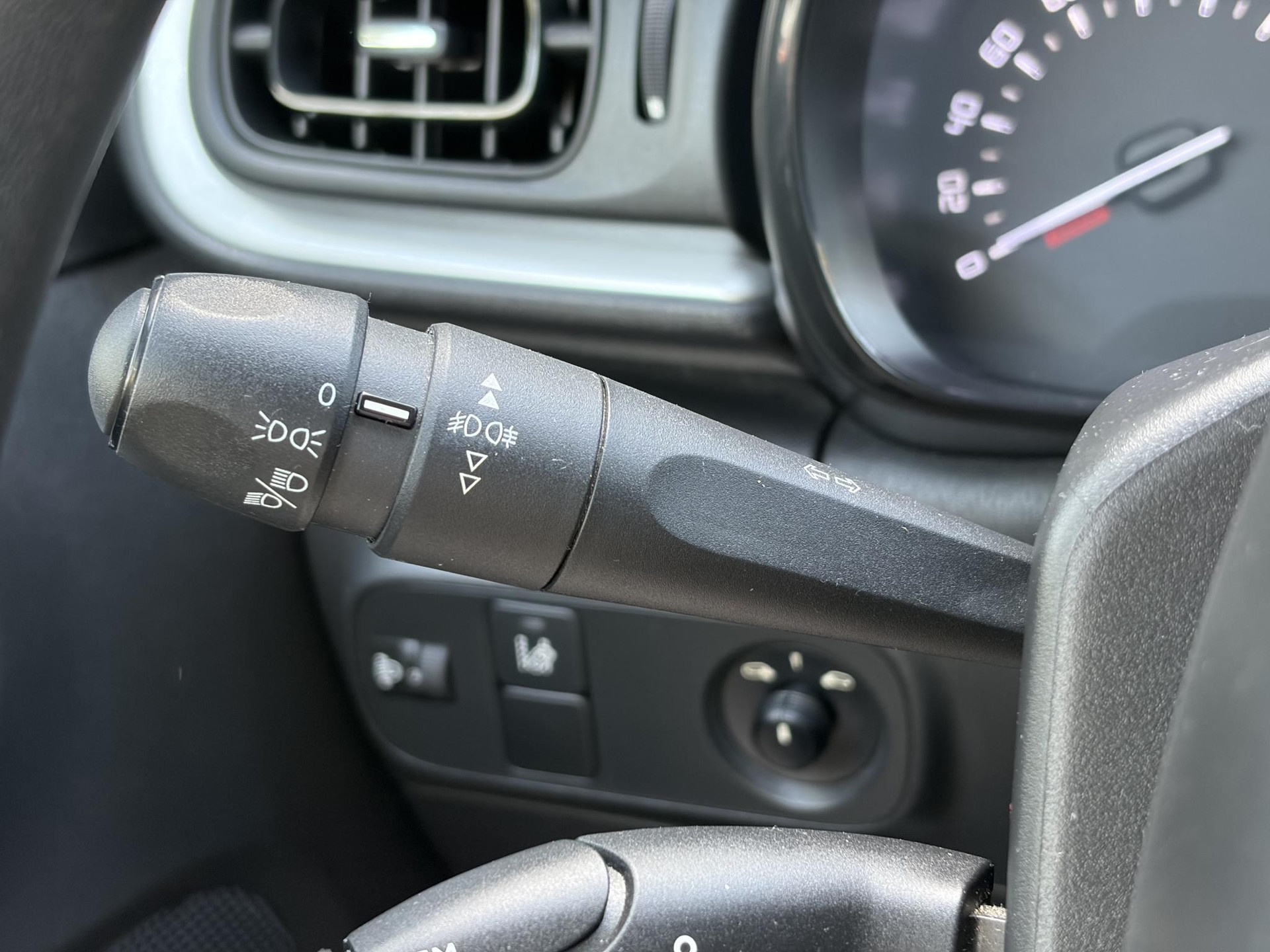 Citroen C3 1.2 PureTech Feel 105g D-riem vv in 09-2023 l 2e Eigenaar l Navi l Carplay l Clima l Cruise l Dealer Onderhouden l Rijstrooksensor l N.A.P l Apk tot 08-2027