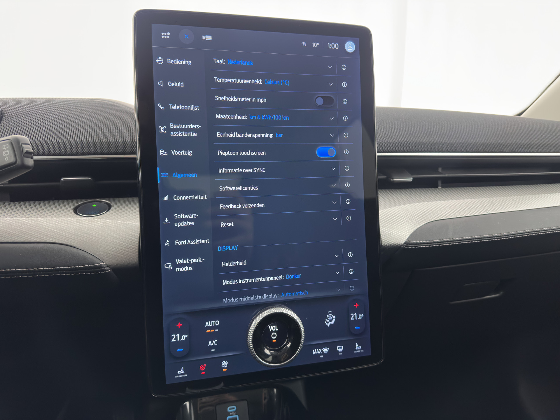 Ford Mustang Mach-E RWD 75 kWh (3-Fase) {SOH-93%} (INCL-BTW) Aut. *LEATHER | FULL-LED | DAB+ | DIGI-COCKPIT | KEYLESS | NAVI-FULLMAP | TOPVIEW | LANE-ASSIST | BLINDSPOT | CARPLAY | HEATED-COMFORTSEATS | PRIVACY-GLASS |TOWBAR | 18"ALU*