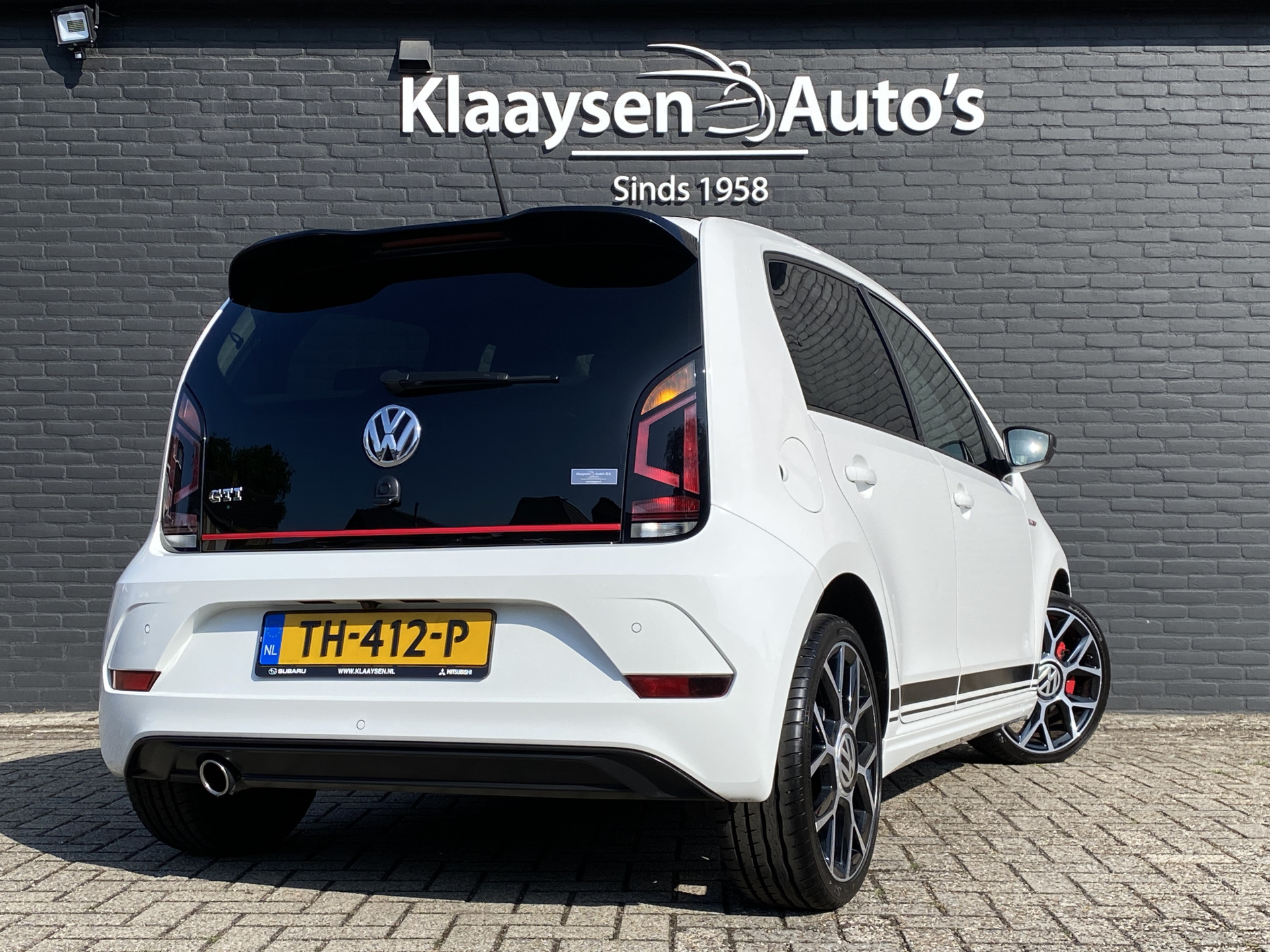 Volkswagen Up! 1.0 TSI GTI 116 pk | 17 inch lichtmetaal | stoelverwarming | climate control | zwart dak-spiegels | NL auto
