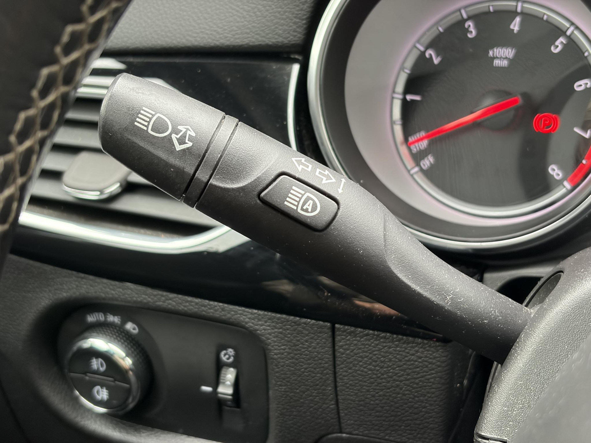 Opel Astra Sports Tourer 1.4 Innovation Dealer Onderhouden l 150pk l Carplay l 2e Eigenaar l Camera l Trekhaak l Keyless l Navi l Halfleder l Pdc V+A l 6 Bak l Clima l Cruise l Rijstrooksensor l Dodehoeksensor l N.A.P l Apk tot 01-2027