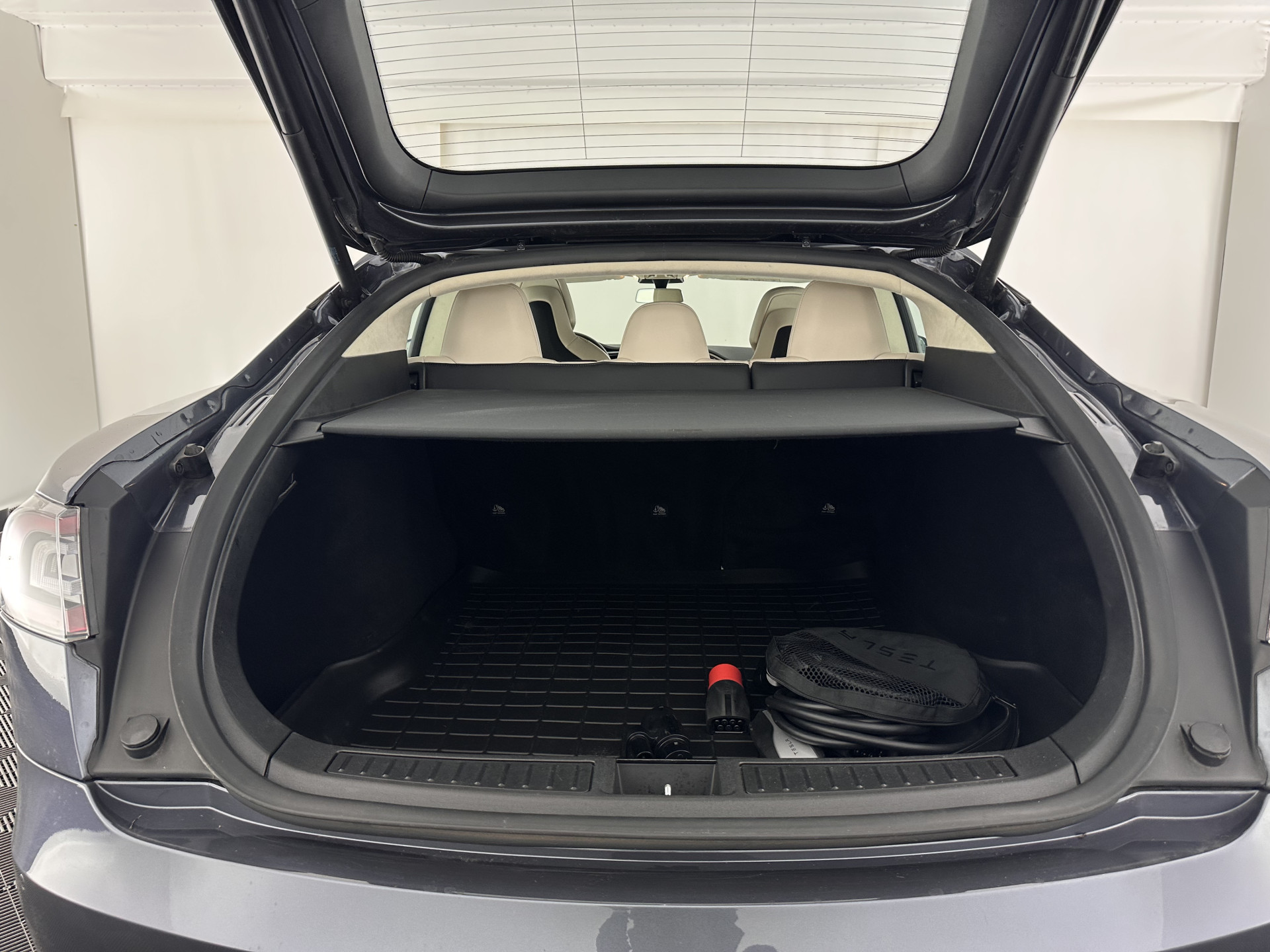 Tesla Model S 100D AWD [ 3-Fase-17kW] {SOH-86%} (INCL.BTW) *PANO-WINDOW | AUTO-PILOT | LEATHER | CCS-FASTLOADER | FULL-LED | NAVI-FULLMAP | KEYLESS | MEMORY-PACK | HEATED-COMFORTSEATS | DIGI-COCKPIT | 19"ALU*