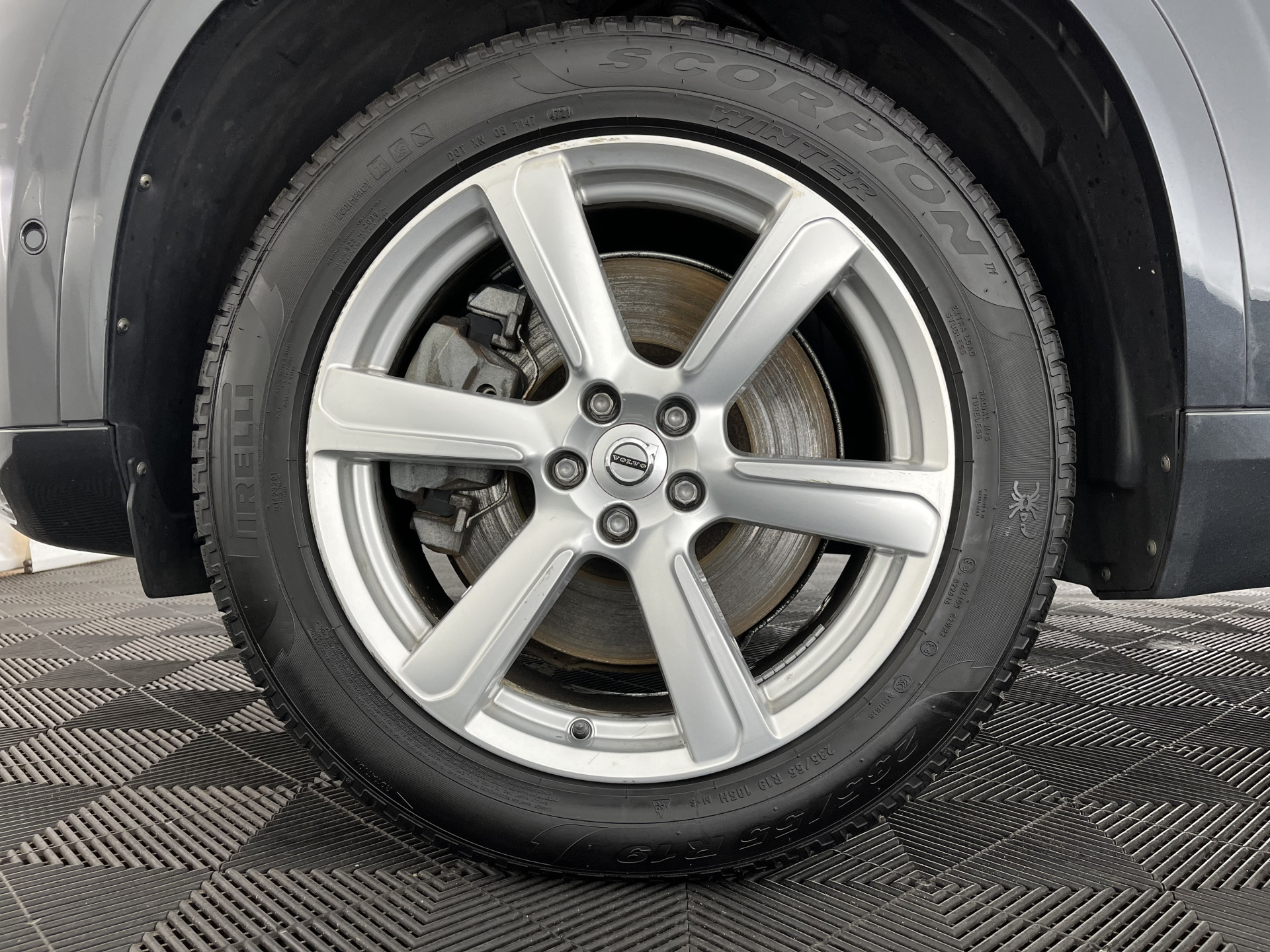 Volvo XC90 2.0 T8 Twin Engine AWD Inscription [ 7-Pers. ] (INCL-BTW) Aut. *PANO | HEAD-UP | LUXURY-LEATHER | FULL-LED | DIGI-COCKPIT | NAVI-FULLMAP | CARPLAY | ECC | HEATED-COMFORTSEATS | LANE-ASSIST | PDC | TOWBAR | 19"ALU*