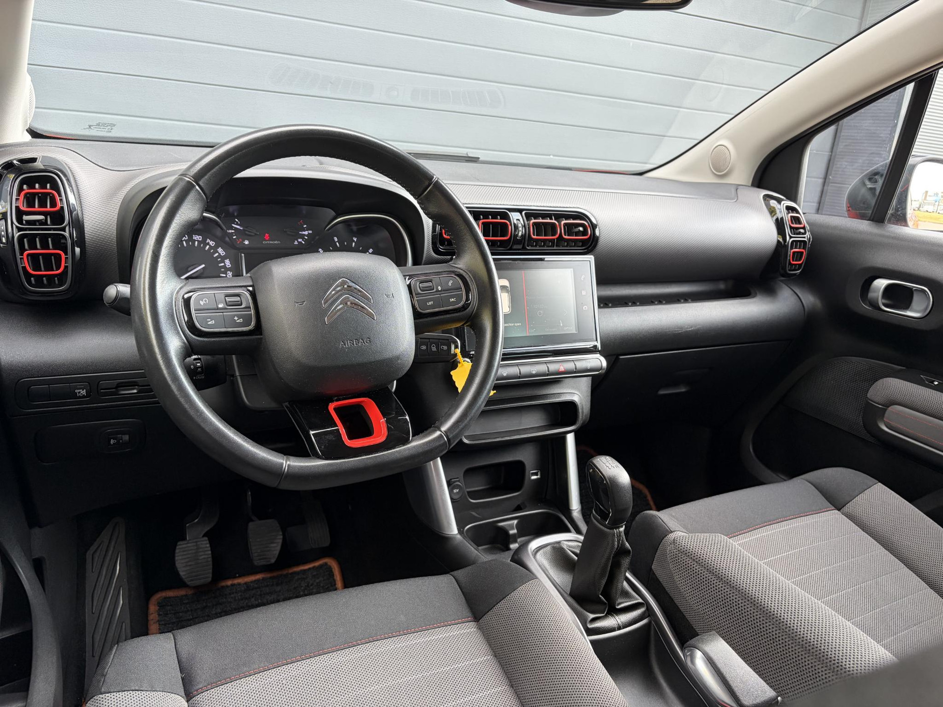 Citroen C3 Aircross 1.2 PureTech S&S Feel ✓2e Eigenaar✓Trekhaak✓110pk✓Clima✓Cruise✓Lm velgen✓Pdc V+A✓N.A.P✓Rijstrooksensor✓Apk tot 08-2027