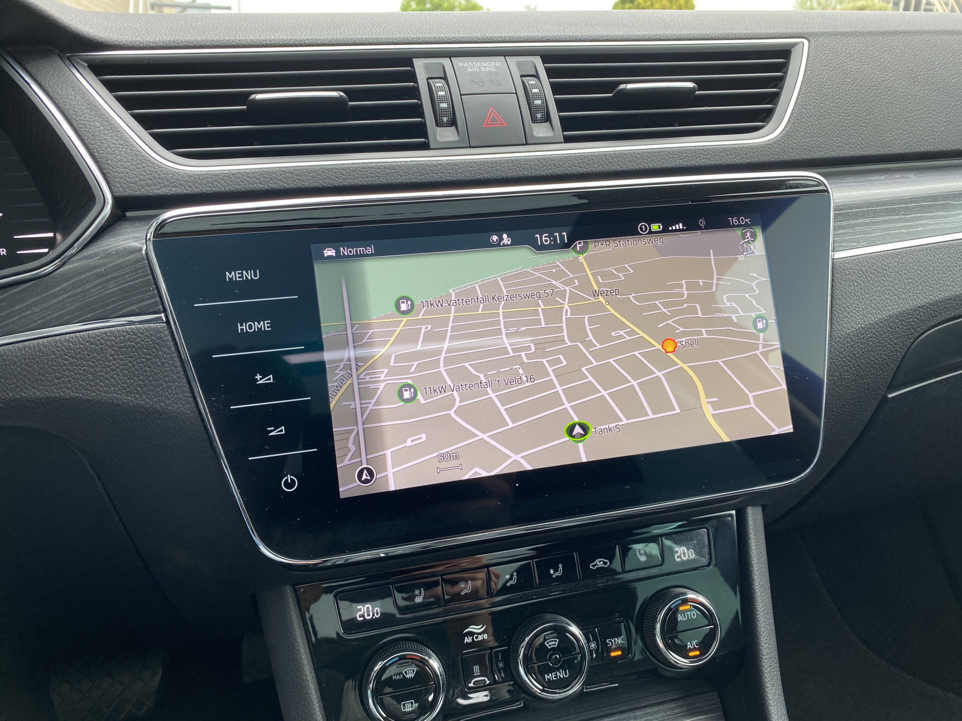 ŠKODA Superb Combi 1.4 TSI iV 218 pk Business Edition Plus AUT. | 1e eigenaar | navigatie | panoramadak | trekhaak | leder interieur