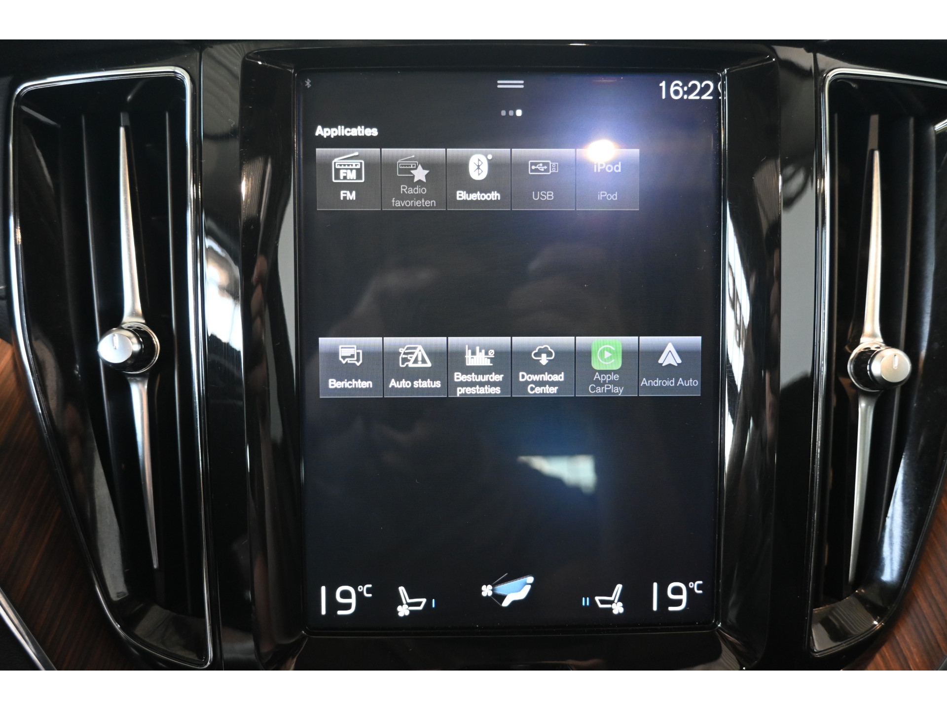 Volvo XC60 2.0 T8 Twin Engine AWD Inscription Harman/Kardon Navigatie Panoramadak Carplay Goed Onderhouden! Inruil Mogelijk!