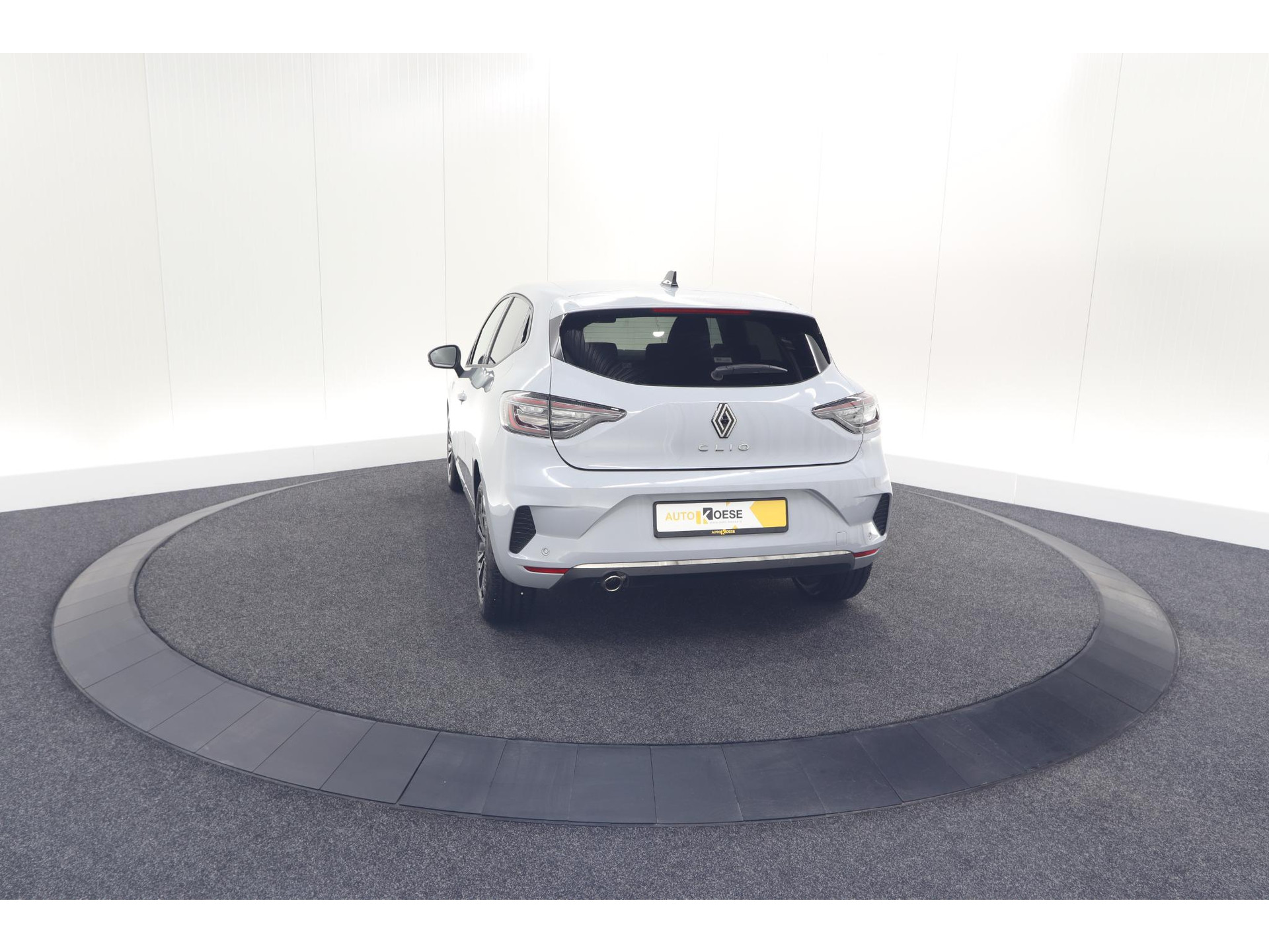 Renault Clio TCe 90 GPF techno | 360 Camera | Adaptieve Cruise Control | Navigatie | 9.3 Inch Groot Scherm