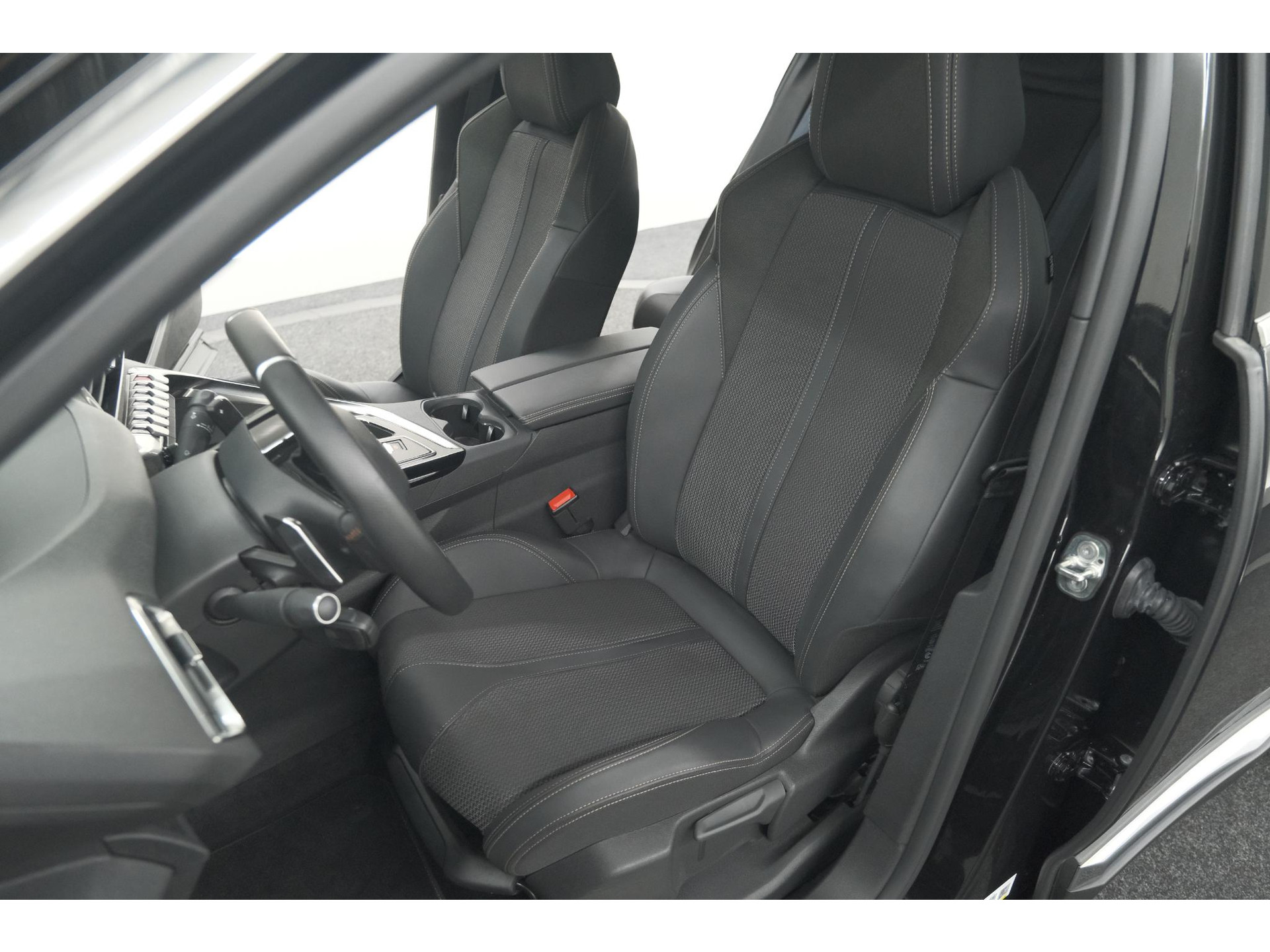 Peugeot 3008 136 Hybrid e-DCS6 GT | 360 Camera | Adaptieve Cruise Control | Elektrische Kofferklep | Stoelverwarming