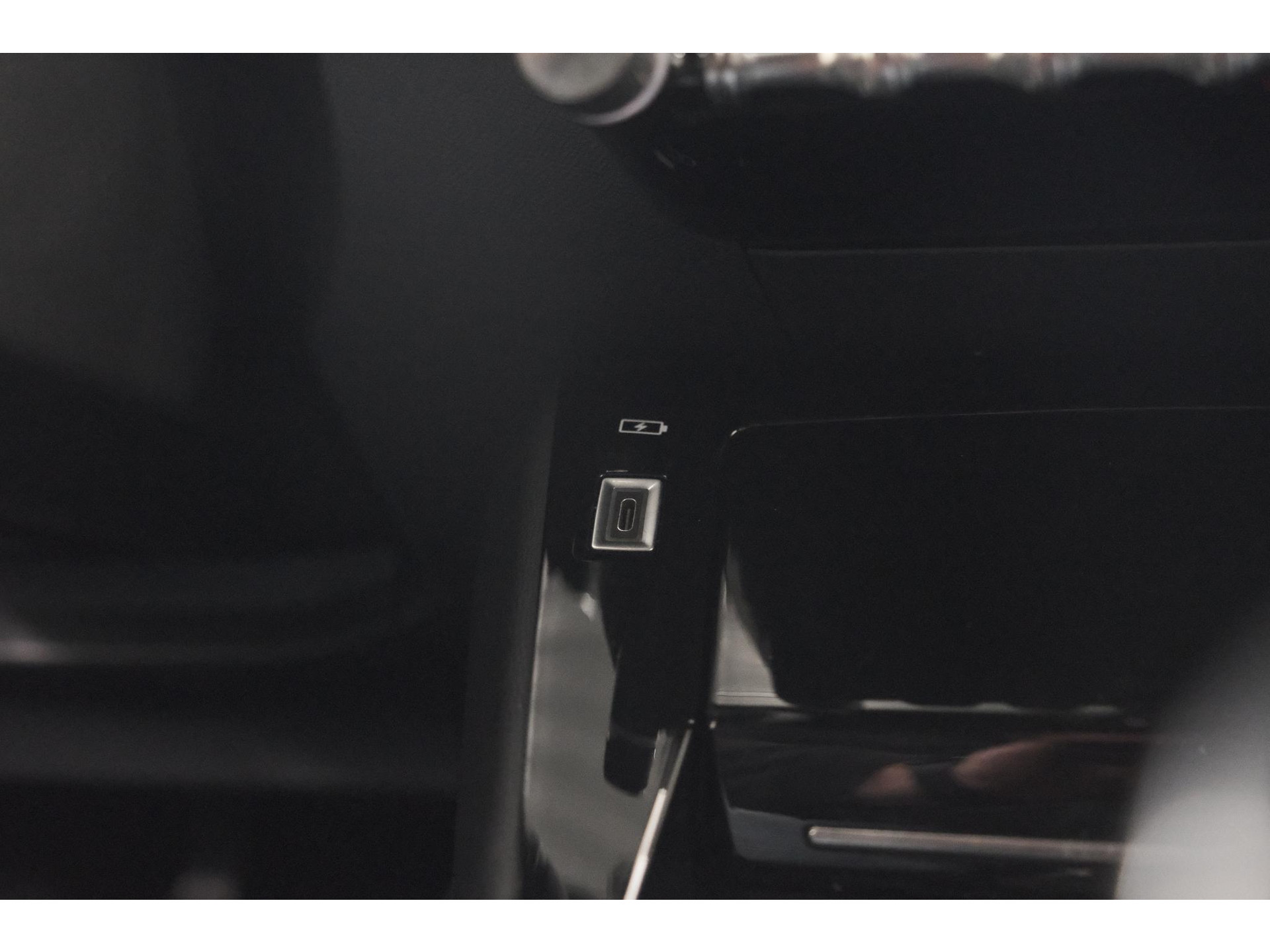 Peugeot 208 PureTech 100 GT | Camera | Adaptieve Cruise Control | Navigatie | Apple Carplay