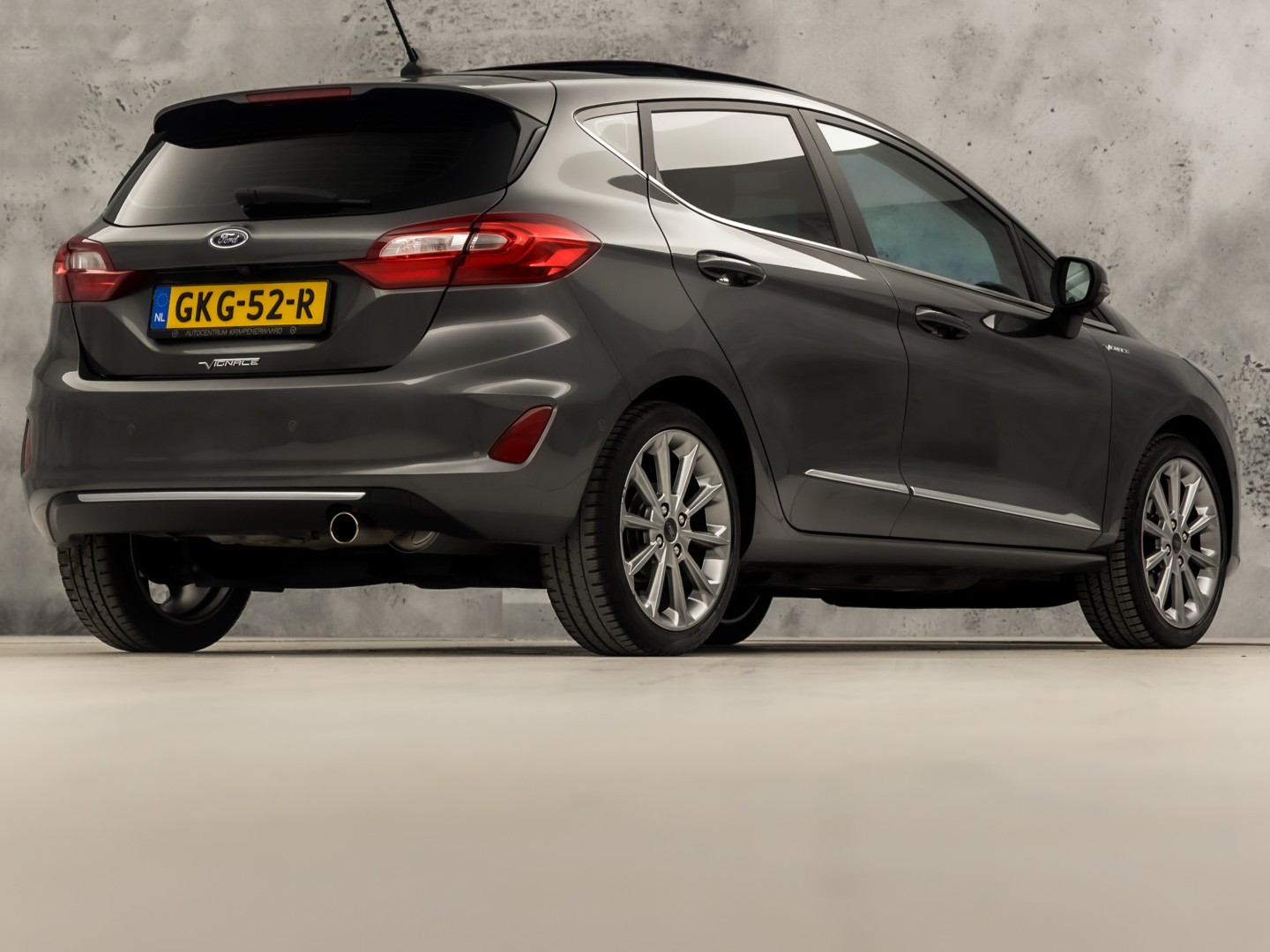 Ford Fiesta 1.0 EcoBoost Vignale (PANORAMADAK, APPLE CARPLAY, CAMERA, LEDER, STOELVERWARMING, SPORTSTOELEN, GETINT GLAS, KEYLESS, NIEUWSTAAT)