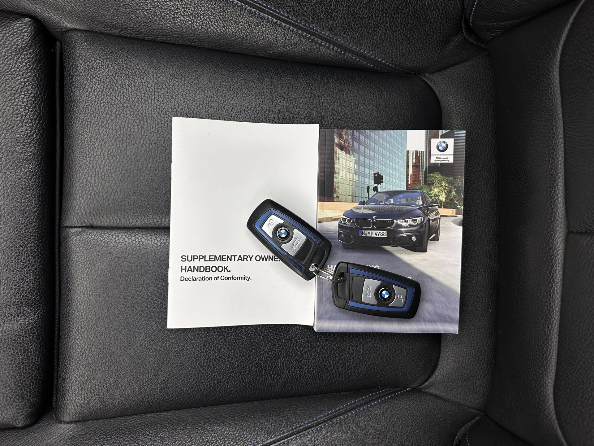 BMW 4-serie Gran Coupé 420i M-Sportpack High Executive Edition (INCL-BTW) Aut. *LEATHER | FULL-LED | DIGI-COCKPIT | HIFI-SOUND | HEATED-SPORTSEATS | DAB+ | CAMERA | SHIFTPADDLES | PRIVACYGLASS | HEAD-UP | TOWBAR | KEYLESS | CARBON-INLAY | 19''ALU*