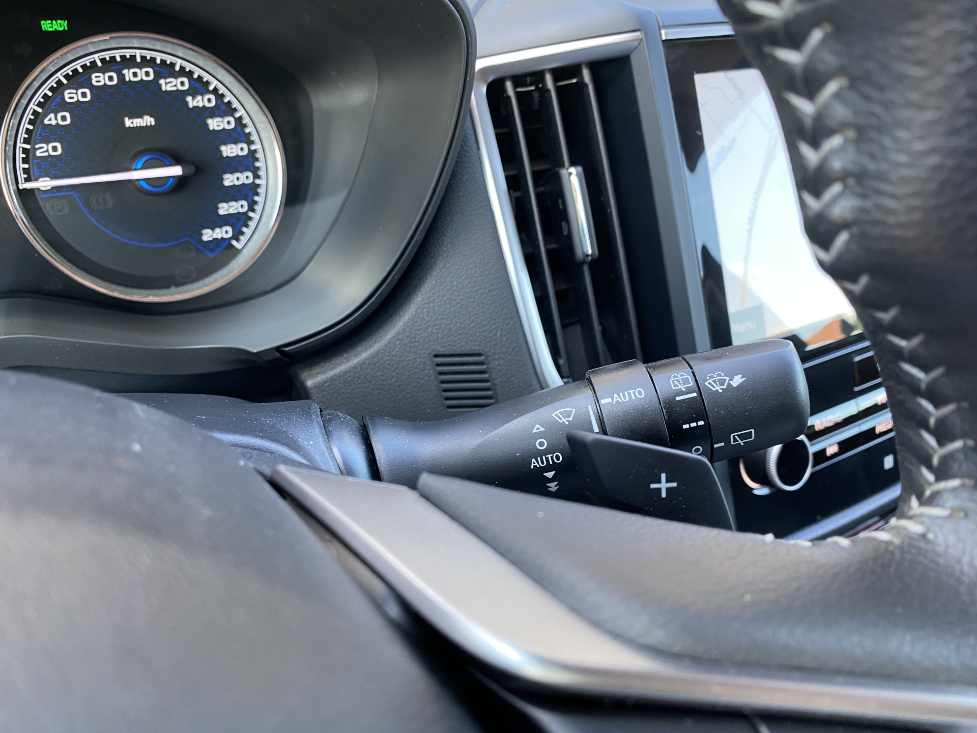 Subaru Forester 2.0i e-BOXER Luxury AUT. | dealer onderh. | leder interieur | trekhaak | adapt. cruise | carplay | memory seat