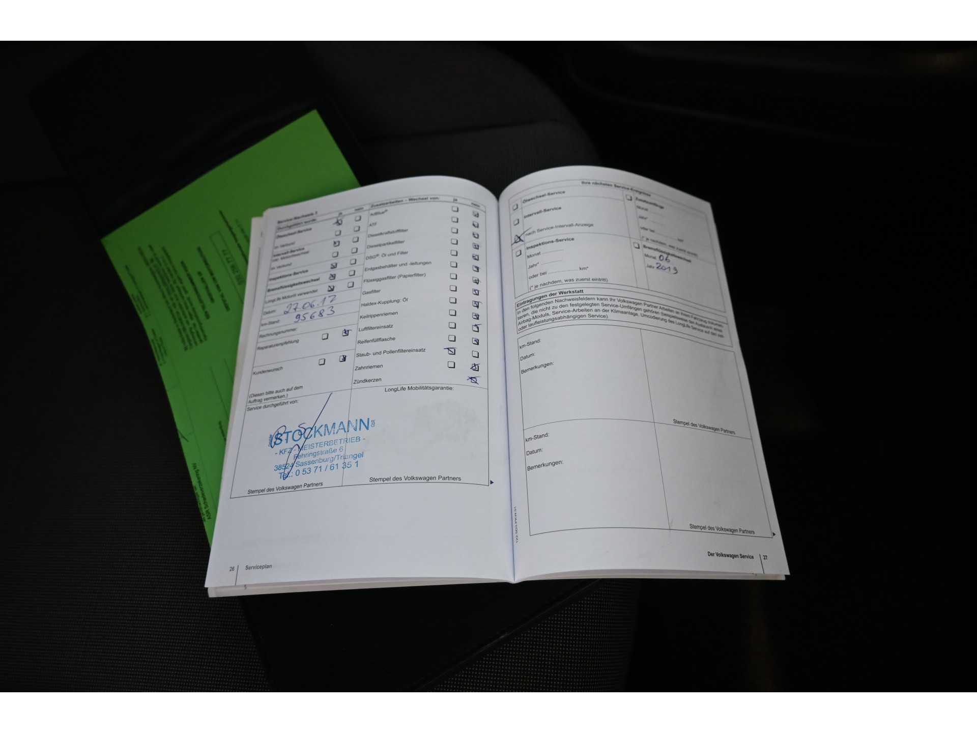 Volkswagen Up! 1.0 move up! Airco Stoelverwarming Goed Onderhouden! Inruil Mogelijk!