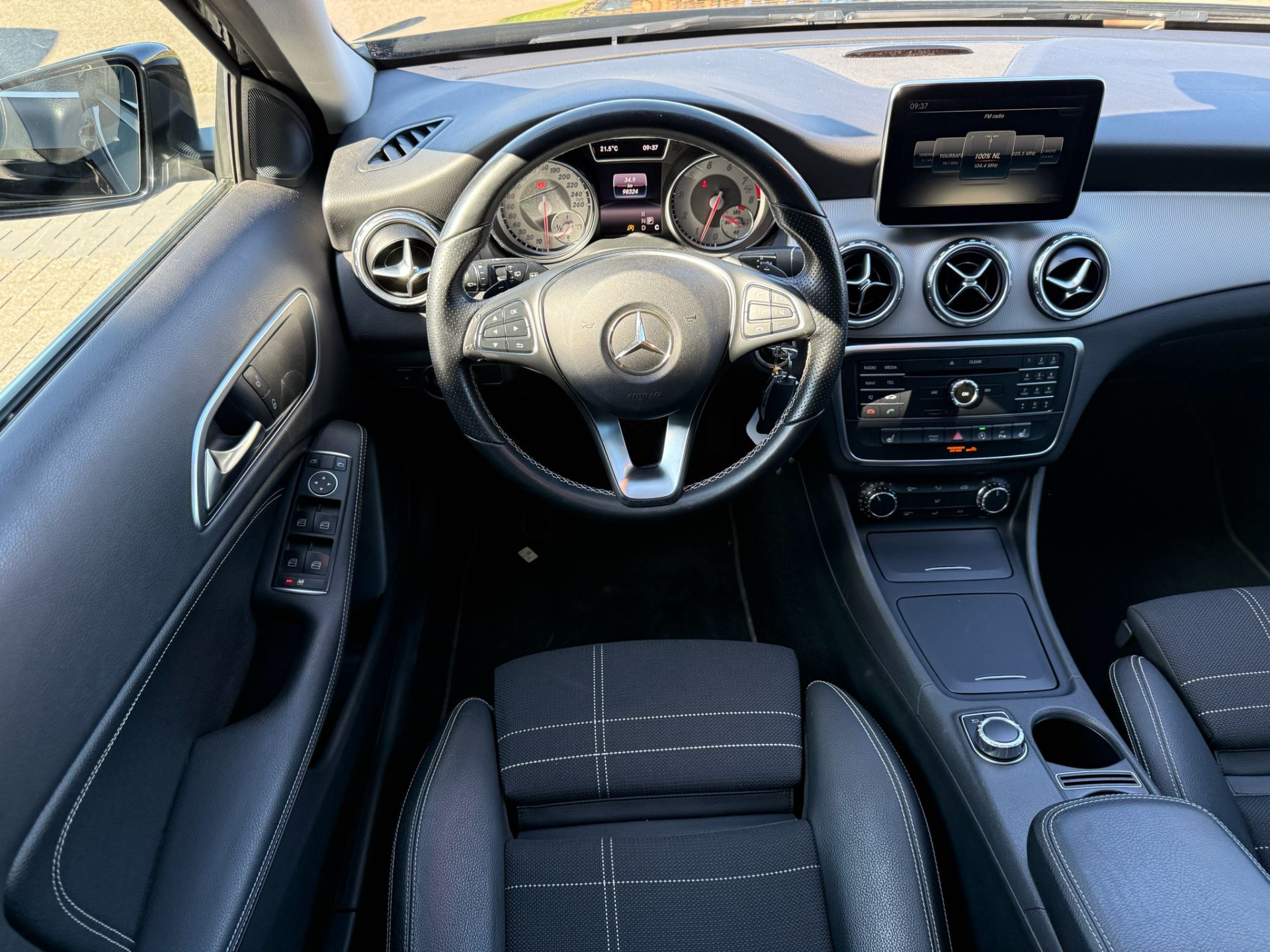 Mercedes-Benz GLA-klasse 200 Prestige | 1E EIGENAAR | 3/6/12MND GARANTIE| AUTOMAAT | PANO | LED | TREKHAAK | CRUISE | LMV |
