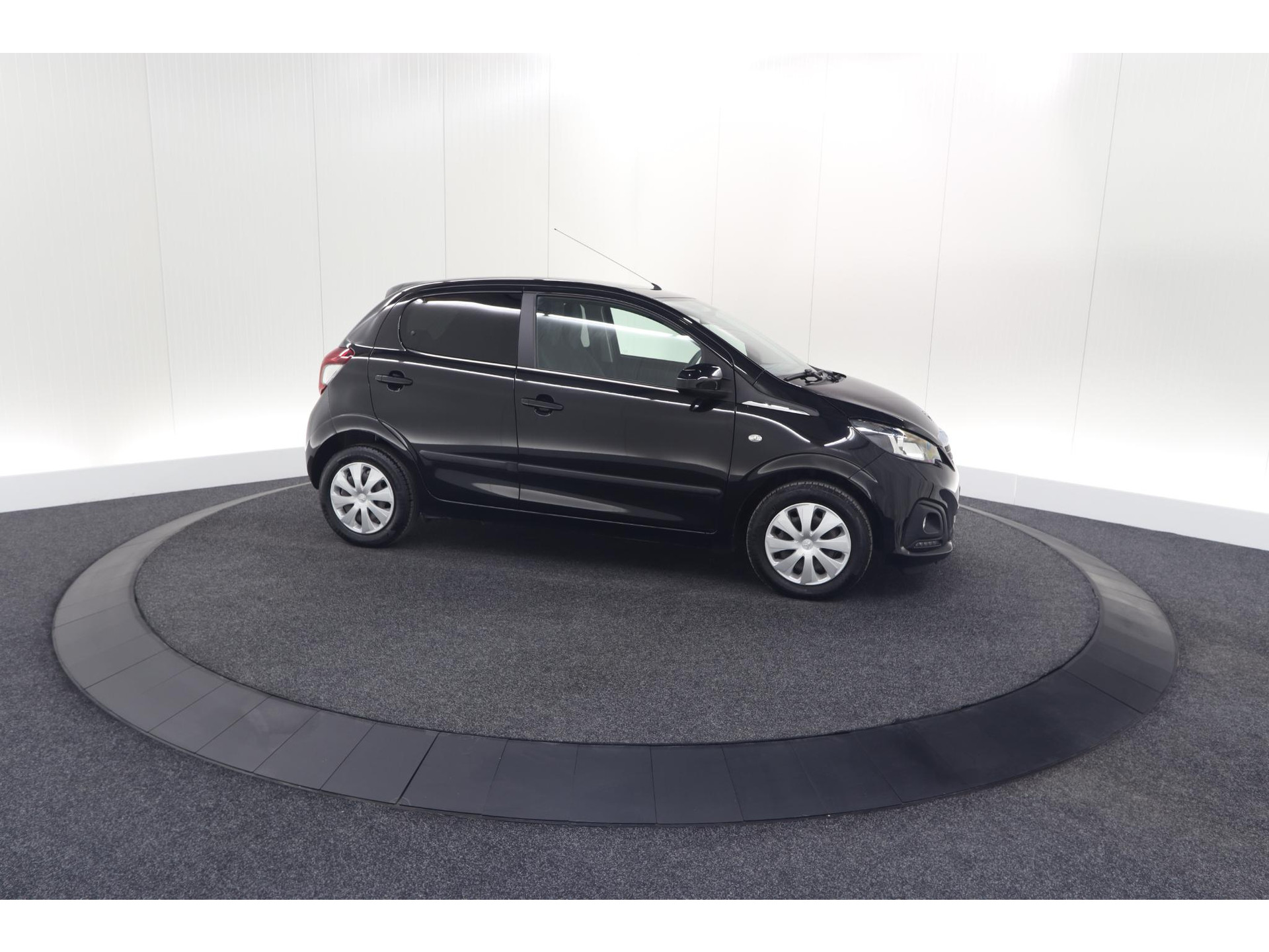 Peugeot 108 1.0 e-VTi Active | Unieke Auto! | Automaat | Airco | Getint Glas | Bluetooth Radio | 5 Deurs