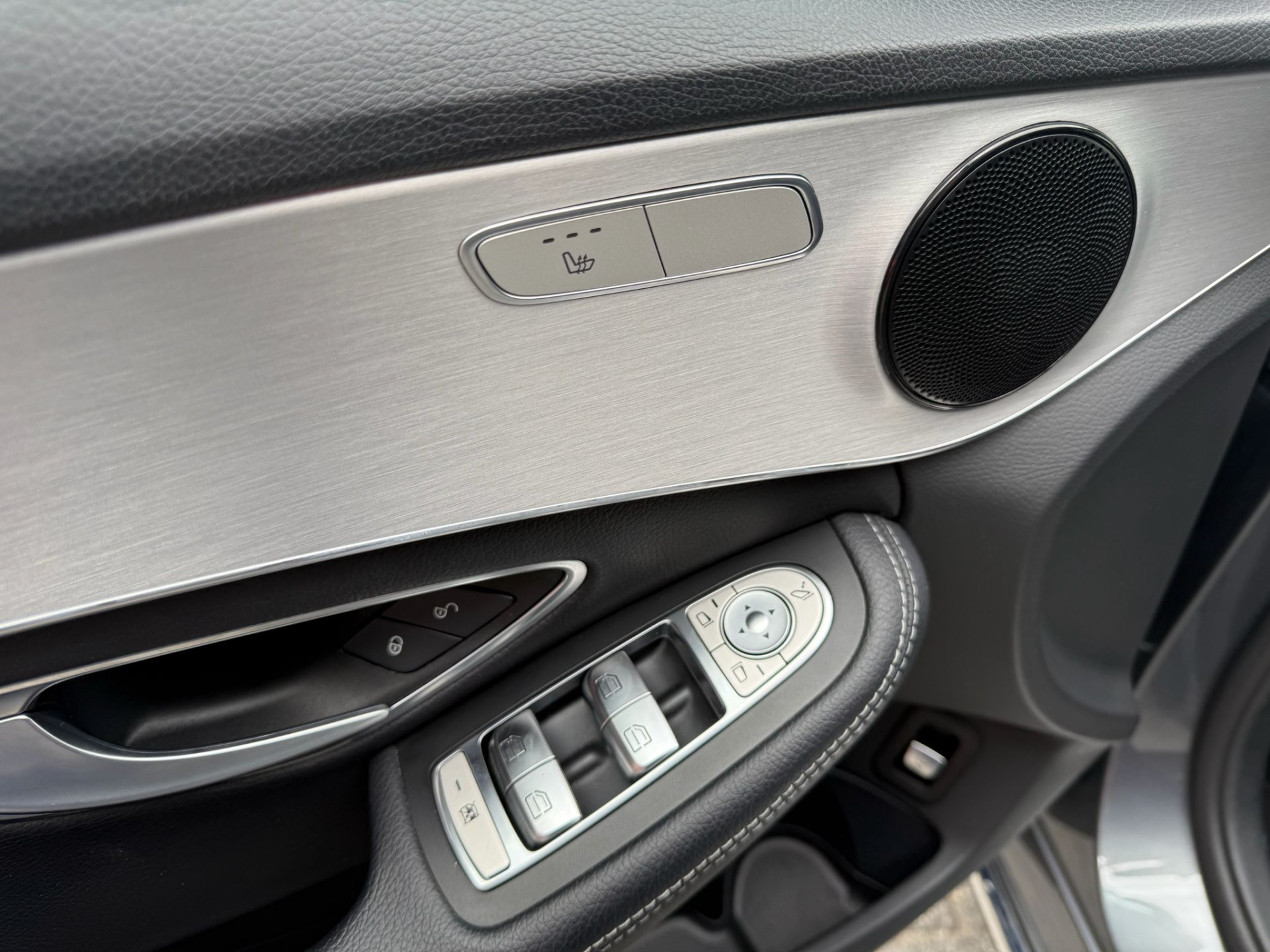 Mercedes-Benz C-klasse 180 CDI Business Solution |1E EIGENAAR | 3/6/12MND GARANTIE | LED | CRUISE | BLUETOOTH | NAVI | TREKHAAK |