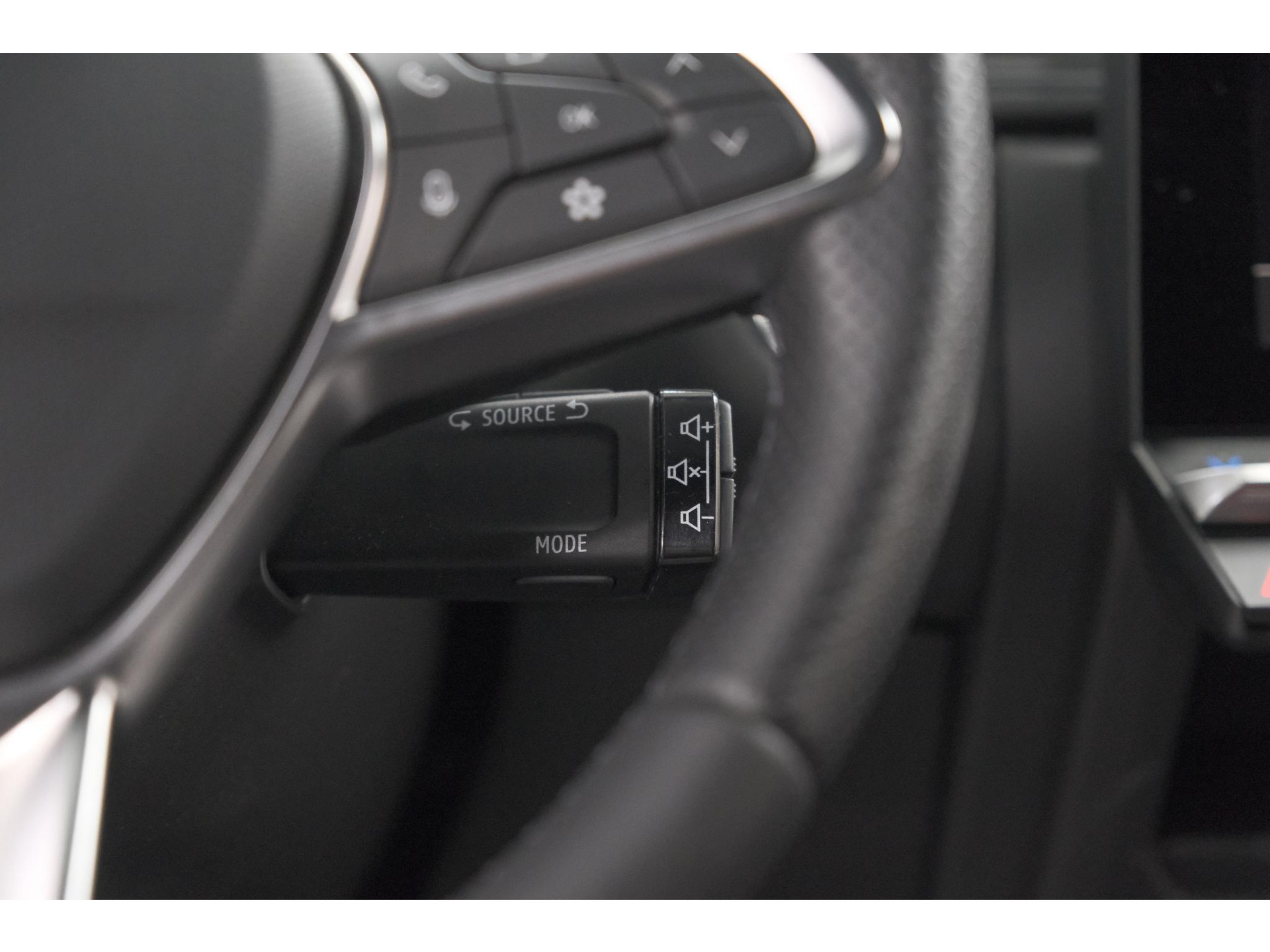 Renault Captur 1.8 E-Tech full hybrid 160 techno | Camera | Adaptieve Cruise Control | Navigatie