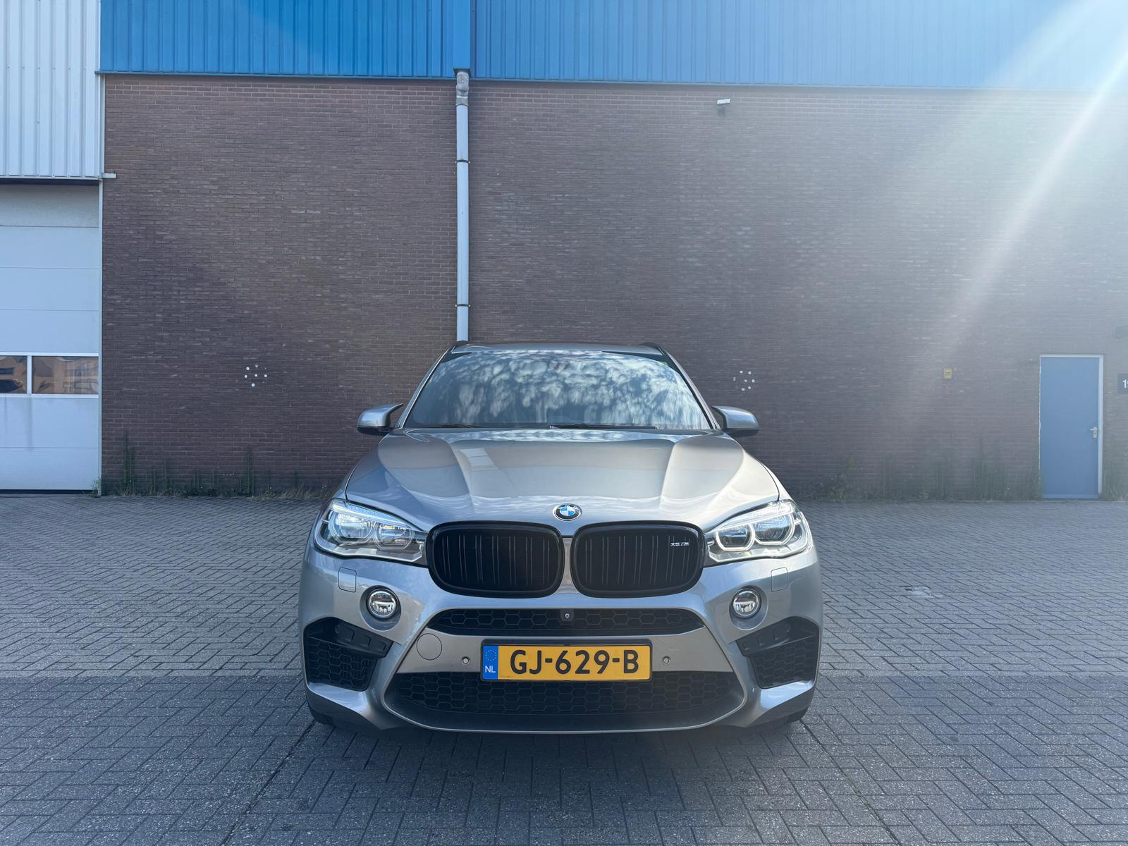 BMW X5 M | 2E EIGENAAR |3/6/12MND GARANTIE| PANO | LED | B&O | DAB | HEAD-UP | 360 CAMERA | TREKHAAK | BOMVOL |