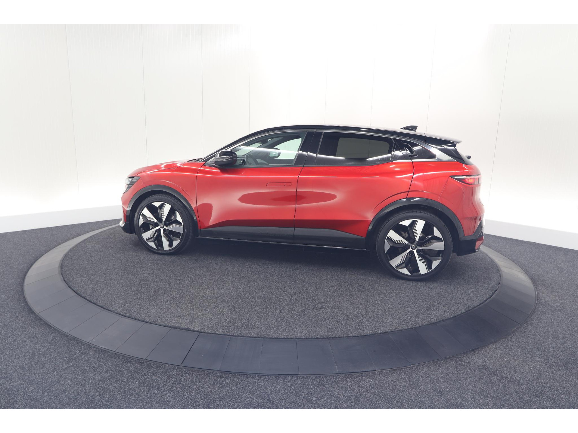 Renault Megane E-Tech EV60 220 Charge Techno | Adaptieve Cruise Control | Winterpakket | Dodehoekdetectie | Harman Kardon