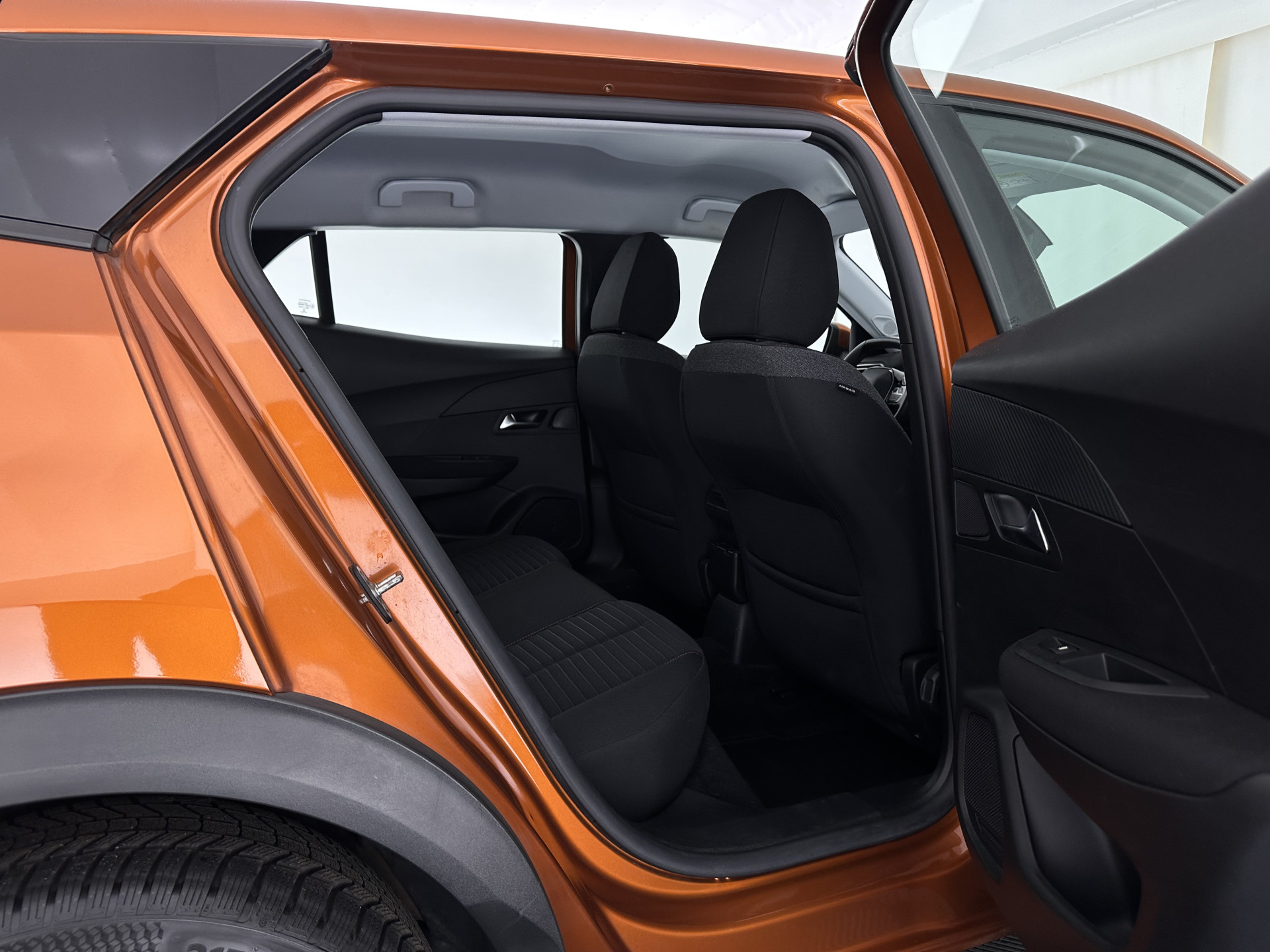 Peugeot 2008 1.2 PureTech Blue Lease Active (INCL-BTW) Aut. *FULL-LED | NAVI-FULLMAP | DIGI-COCKPIT | HEATED-SPORTSEATS | CAMERA | SHIFTPADDLES | ECC | PDC | CRUISE | CARPLAY  | TOWBAR | 16"ALU*