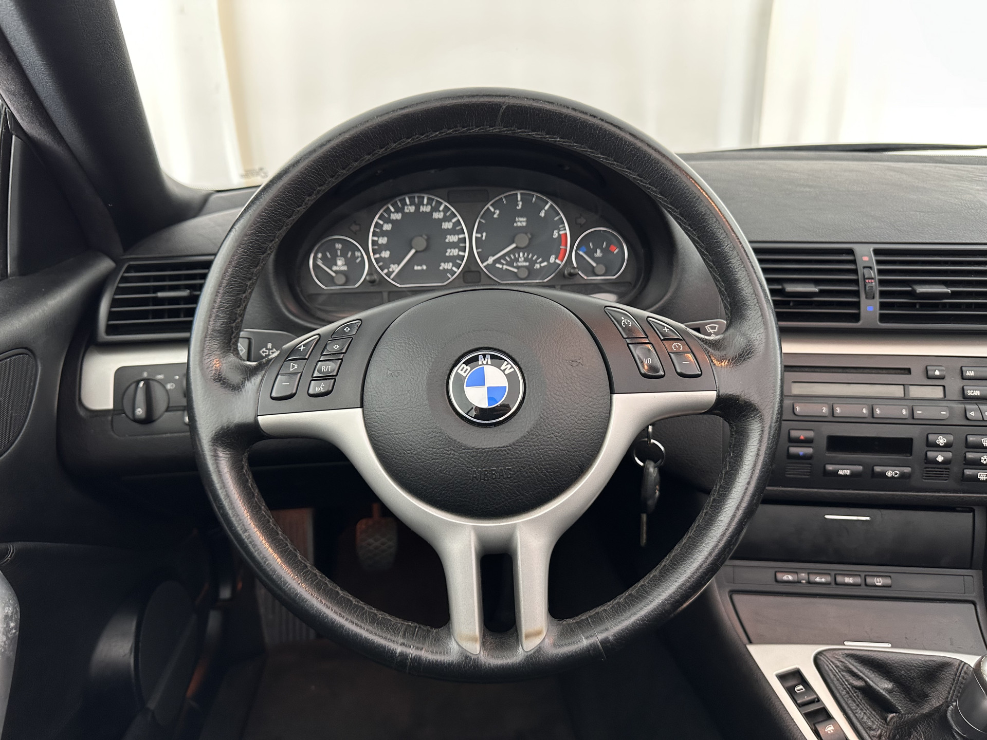 BMW 3-serie Cabrio 330Cd #car smokes excessively*LEATHER | XENON | MEMORY-PACK | SPORT-SEATS | ECC | CRUISE | 17''ALU | TOWBAR*