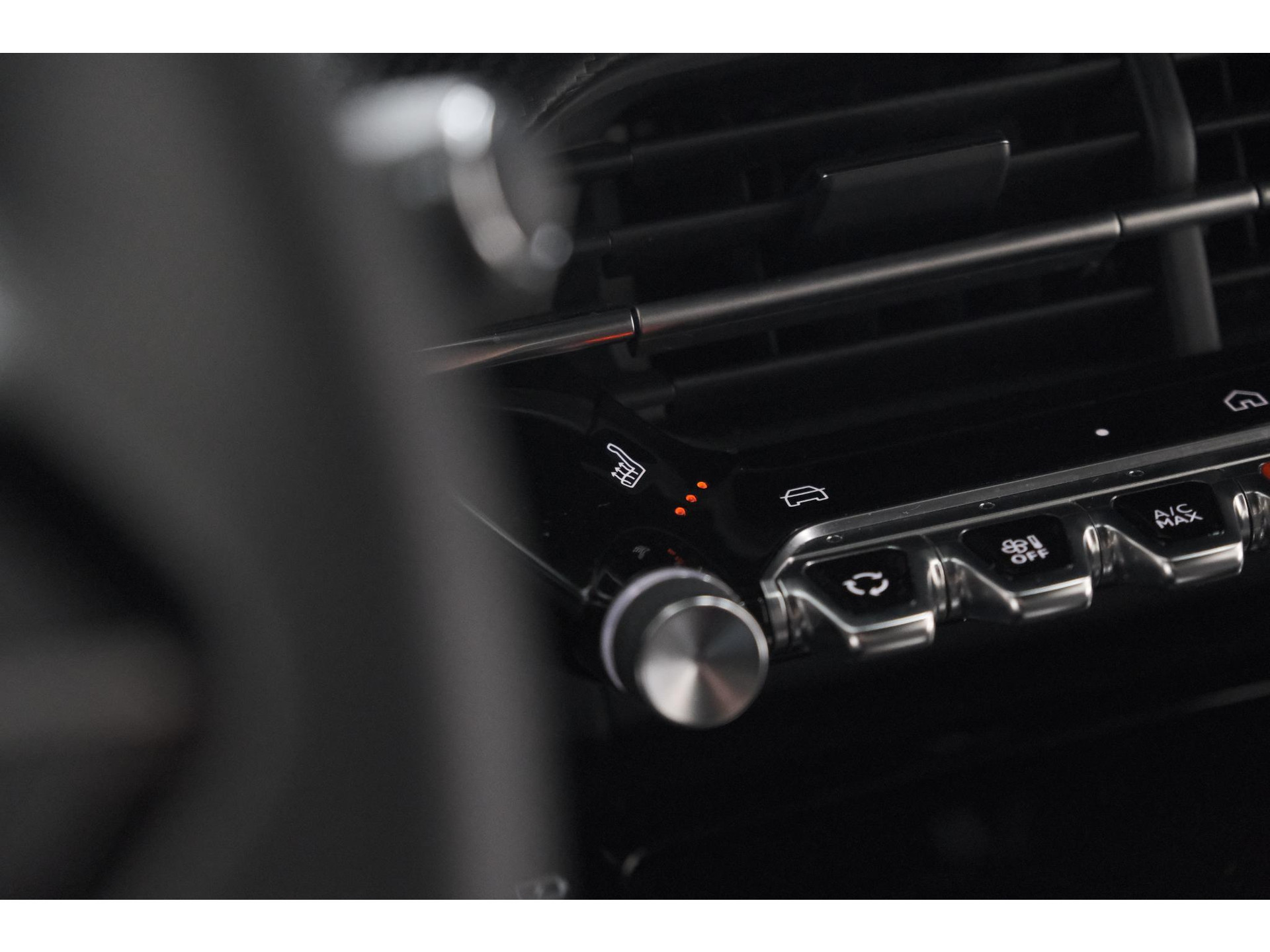 Peugeot 2008 PureTech 130 EAT8 GT | 360 Camera | Stoelmassage | Adaptieve Cruise Control | Dodehoekdetectie
