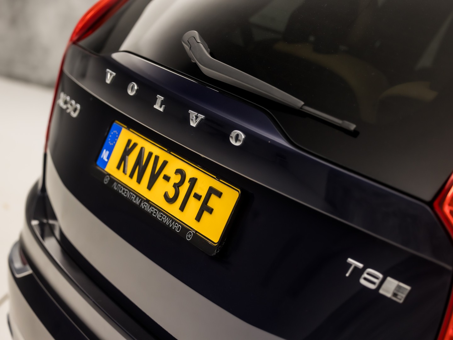 Volvo XC90 2.0 T8 Twin Engine AWD Inscription 7 Persoons 408Pk Automaat (PANORAMADAK, BOWERS&WILKINS, MEMORY SEATS, BRUIN LEDER, CAMERA, STOELKOELING/VERWARMING, HEAD-UP DISPLAY, GETINT GLAS, ELEK ACHTERKLEP, NIEUWSTAAT)