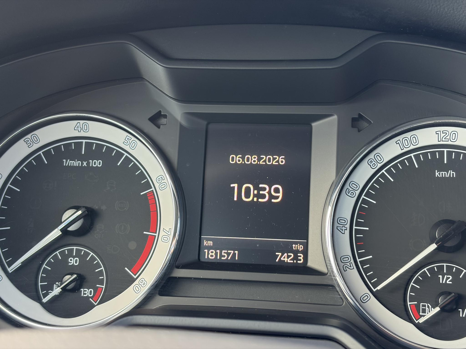 Skoda Octavia Combi 1.5 TSI Greentech Style Business 2e Eigenaar,Draadloze telefoonlader,Carplay,Camera,Navi,Trekhaak,150pk,Pdc V+A,Keyless,Clima,Cruise,Elekt.Stoel,Recent beurt gehad,N.A.P,Apk tot 07-2027