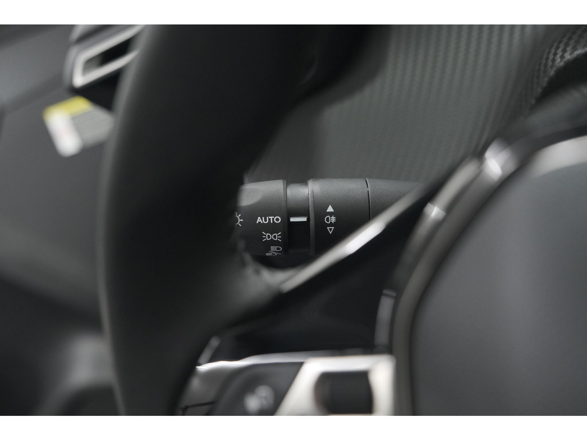 Peugeot 208 PureTech 100 Allure | 360 Camera | Adaptieve Cruise Control | Navigatie | Dodehoekdetectie