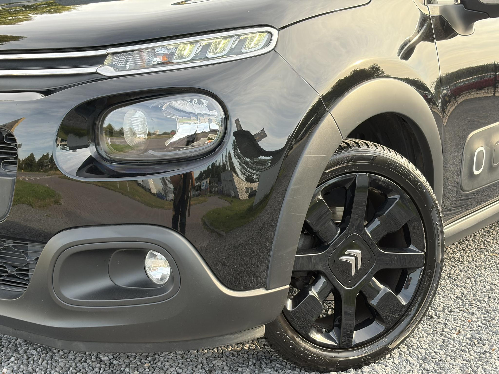 Citroen C3 1.2 PureTech Shine ✓2e Eigenaar✓Camera✓Carplay✓Navi✓Trekhaak✓Pdc✓Clima✓Cruise✓17''Lm velgen✓Rijstrooksensor✓N.A.P✓Apk tot 04-2027