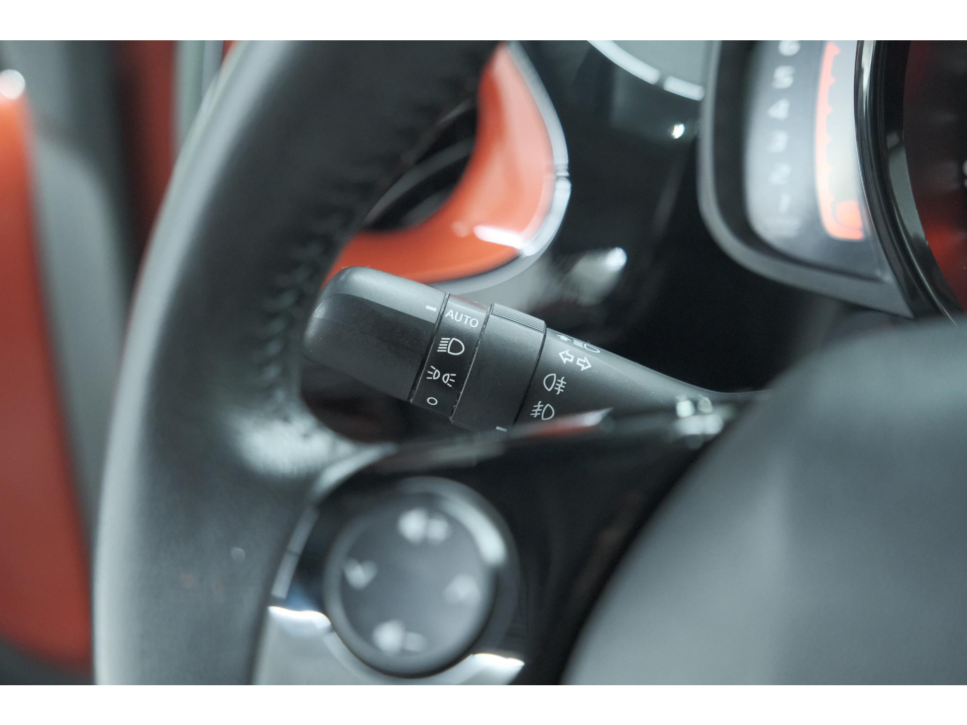 Peugeot 108 1.0 e-VTi Allure TOP! | Elektrisch Vouwdak | Trekhaak | Camera | Apple Carplay