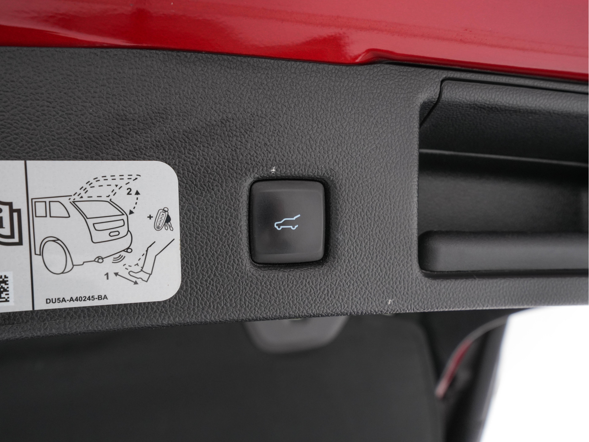 Ford Kuga 2.5 PHEV Vignale (Plug-In) (INCL-BTW) Aut. *LEATHER | DIGI-COCKPIT | FULL-LED | KEYLESS | DAB | CARPLAY | NAVI-FULLMAP | MEMORY-PACK | HEATED-COMFORTSEATS | PRIVACY-GLASS | TOWBAR | 18''ALU*