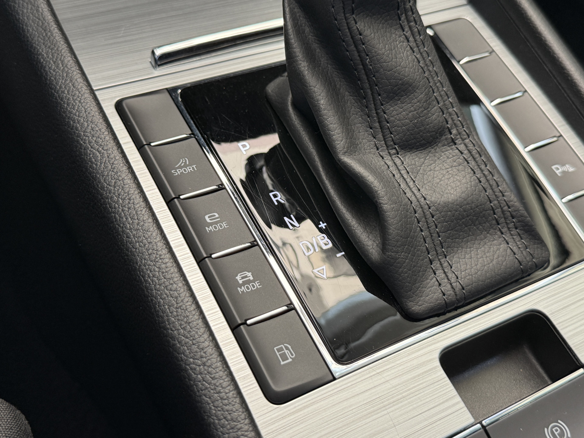 ŠKODA Superb Combi 1.4 TSI iV Business Edition Plus | Panoramadak | Crystal Light | Apple Carplay