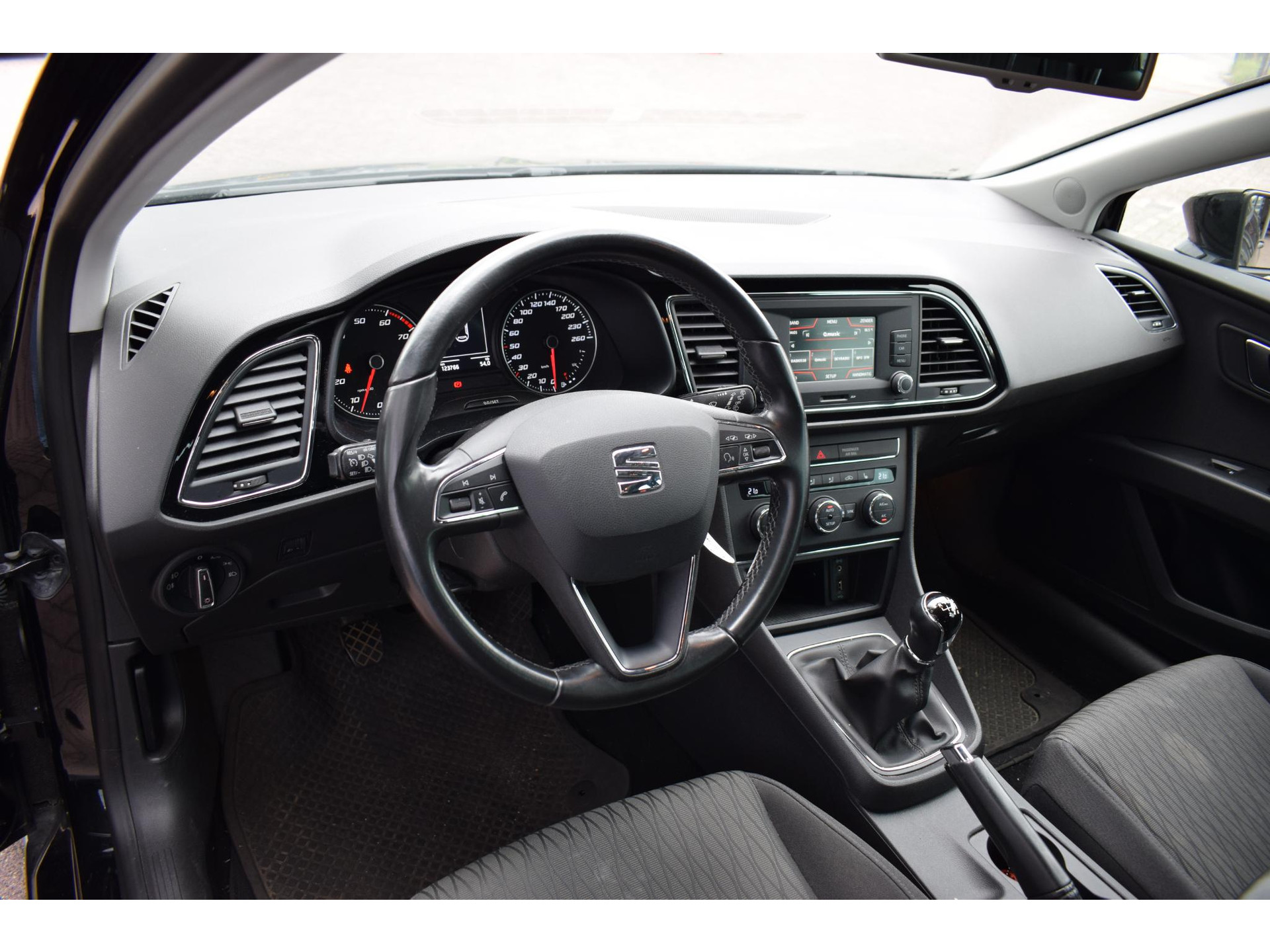 SEAT Leon ST 1.2 TSI Style Business | Stoelverwarming | Climate | Cruise | Sensoren