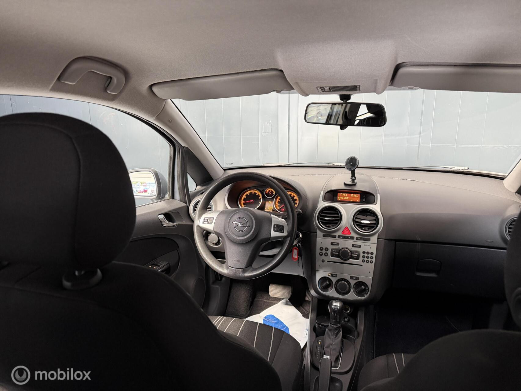 Opel Corsa 1.4-16V Cosmo| Vol Automaat | NAP | Cruise |Airco